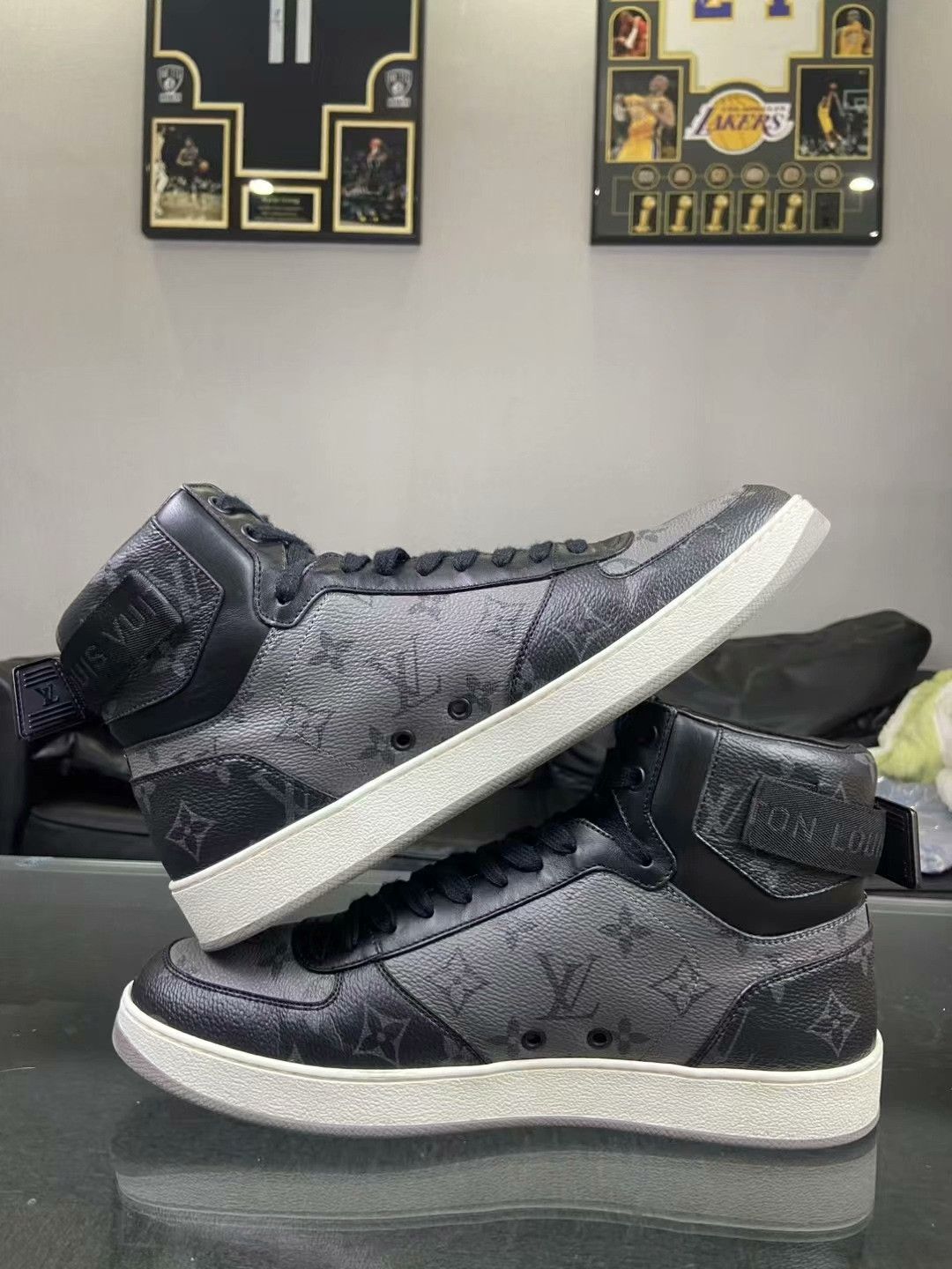 Louis Vuitton Louis Vuitton Gray Hitop Sneakers 42 Men Size US 9 / EU 42 - 6 Thumbnail
