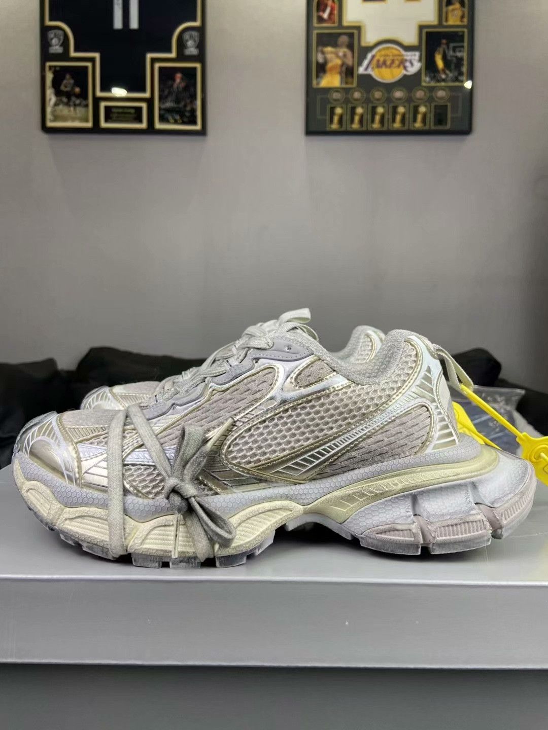Balenciaga Balenciaga Silver Lowtop Sneakers XXXL Women Size US 8 / IT 38 - 3 Thumbnail