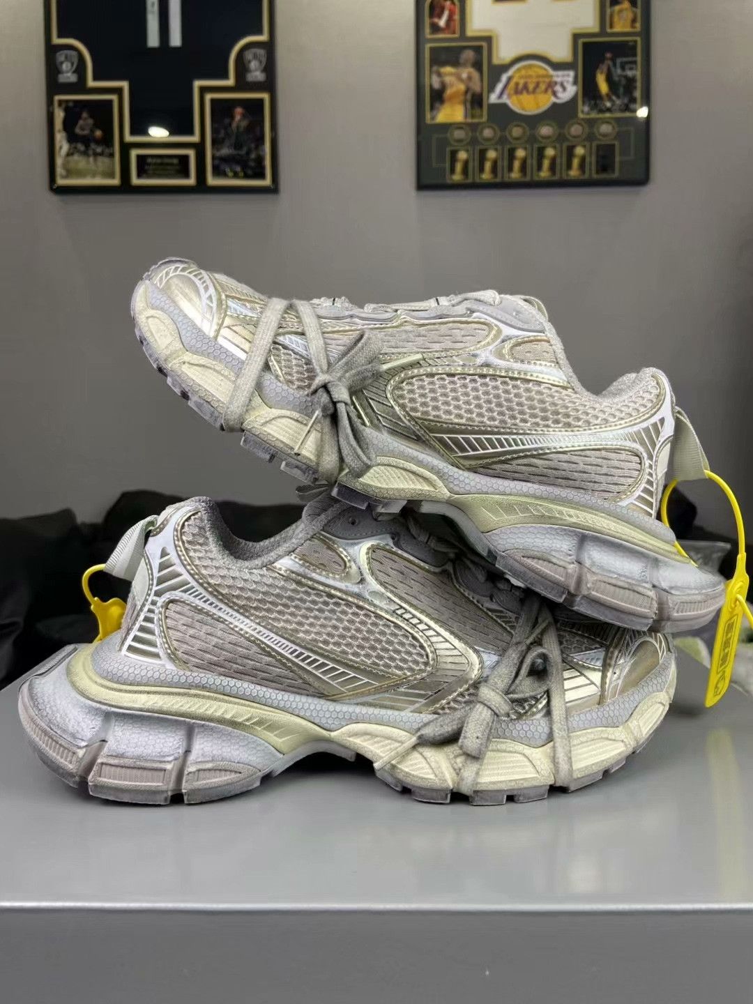 Balenciaga Balenciaga Silver Lowtop Sneakers XXXL Women Size US 8 / IT 38 - 6 Thumbnail