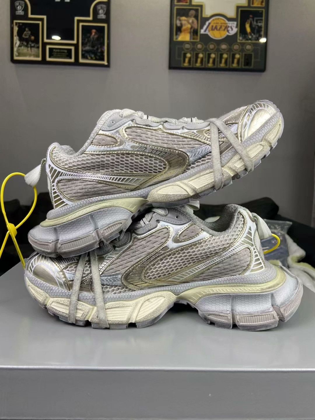 Balenciaga Balenciaga Silver Lowtop Sneakers XXXL Women Size US 8 / IT 38 - 5 Thumbnail
