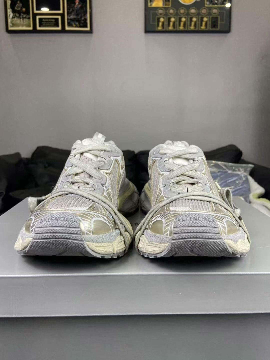 Balenciaga Balenciaga Silver Lowtop Sneakers XXXL Women Size US 8 / IT 38 - 2 Thumbnail