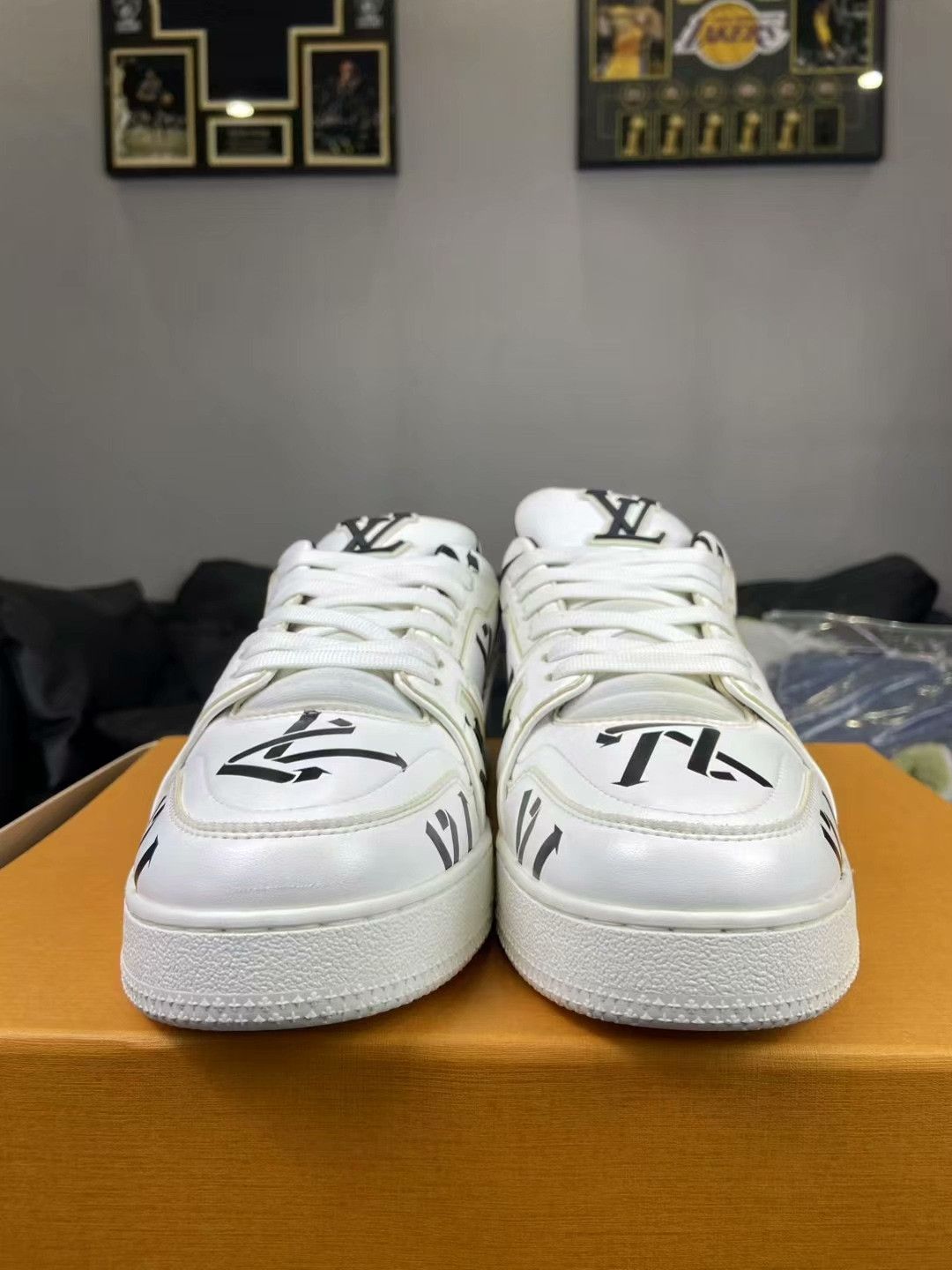 Louis Vuitton Louis Vuitton Training Printed Black Lowtop Sneakers 41 Men Size US 8.5 / EU 41-42 - 2 Thumbnail