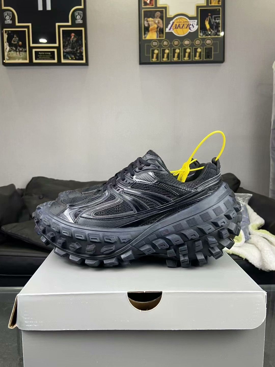 Balenciaga Balenciaga Black Lowtop Sneakers 41 Men Size US 8.5 / EU 41-42 - 8 Thumbnail