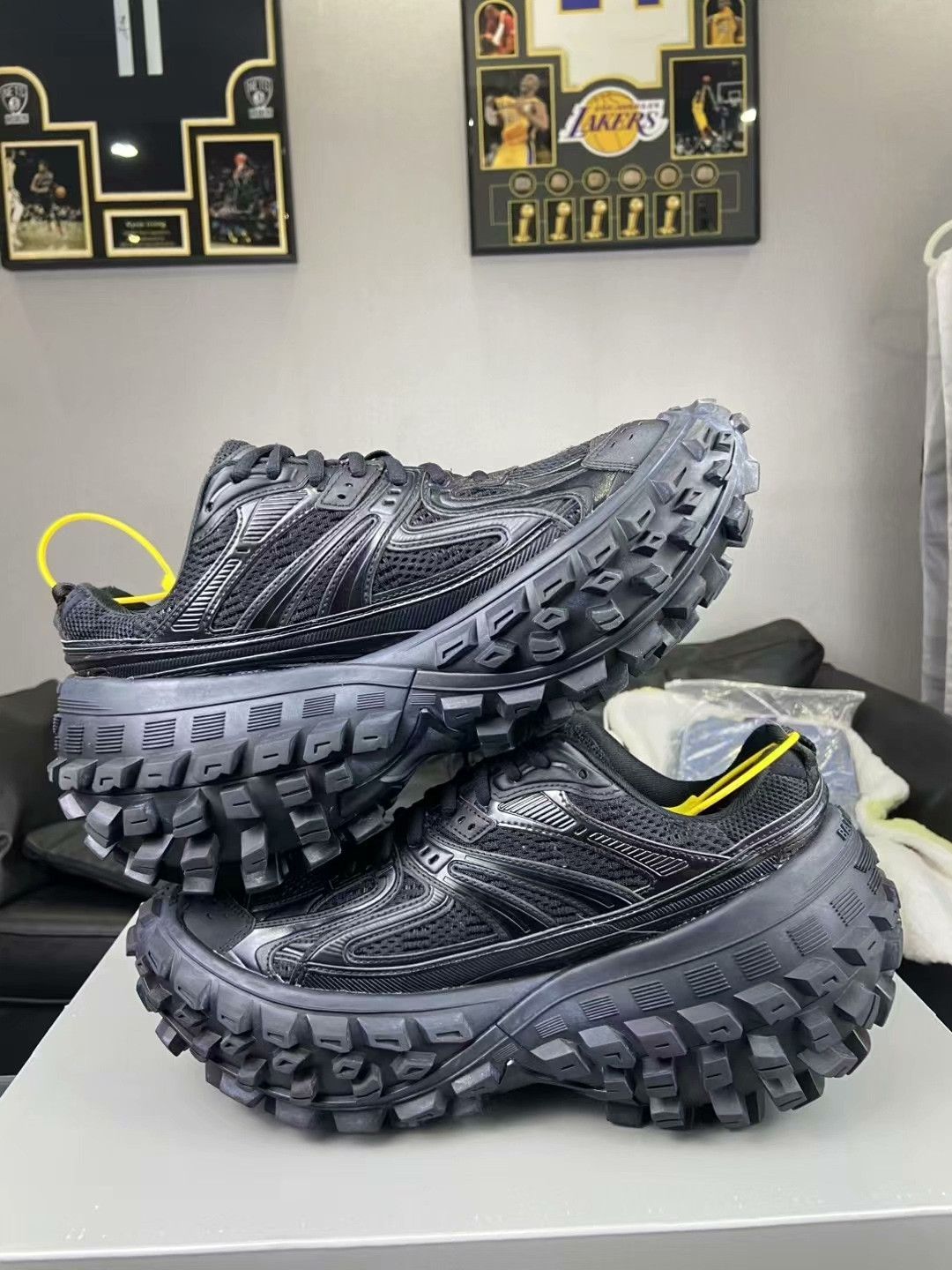 Balenciaga Balenciaga Black Lowtop Sneakers 41 Men Size US 8.5 / EU 41-42 - 6 Thumbnail