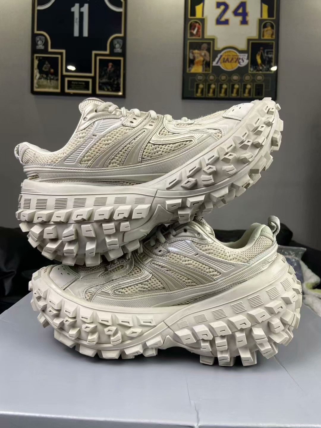 Balenciaga Balenciaga Lowtop Sneakers 41 Men Size US 8.5 / EU 41-42 - 6 Thumbnail