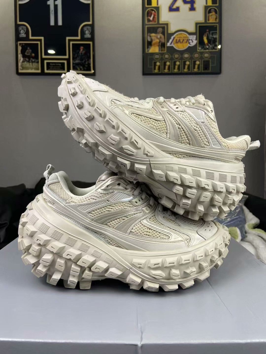 Balenciaga Balenciaga Lowtop Sneakers 41 Men Size US 8.5 / EU 41-42 - 7 Thumbnail