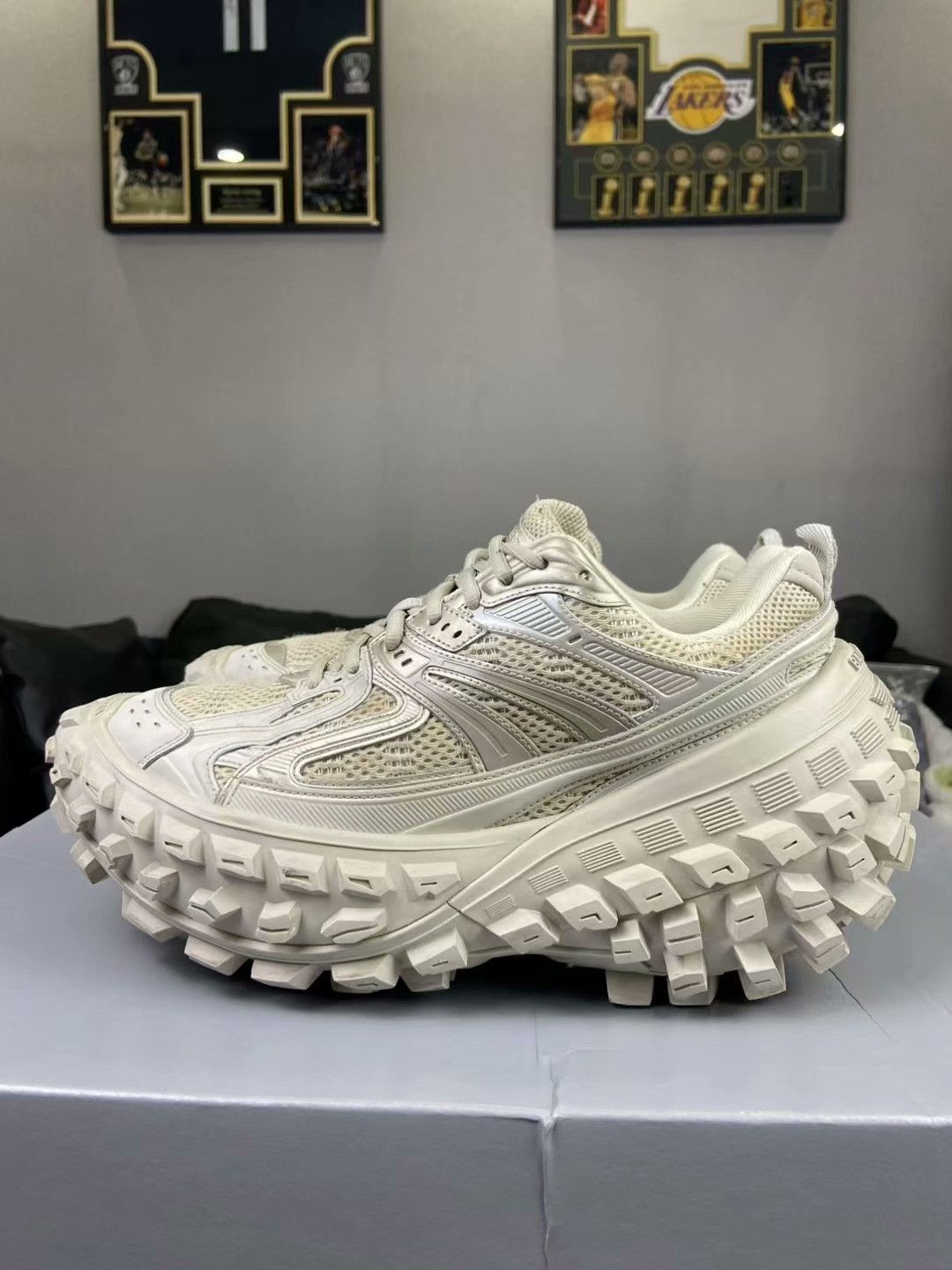 Balenciaga Balenciaga Lowtop Sneakers 41 Men Size US 8.5 / EU 41-42 - 3 Thumbnail