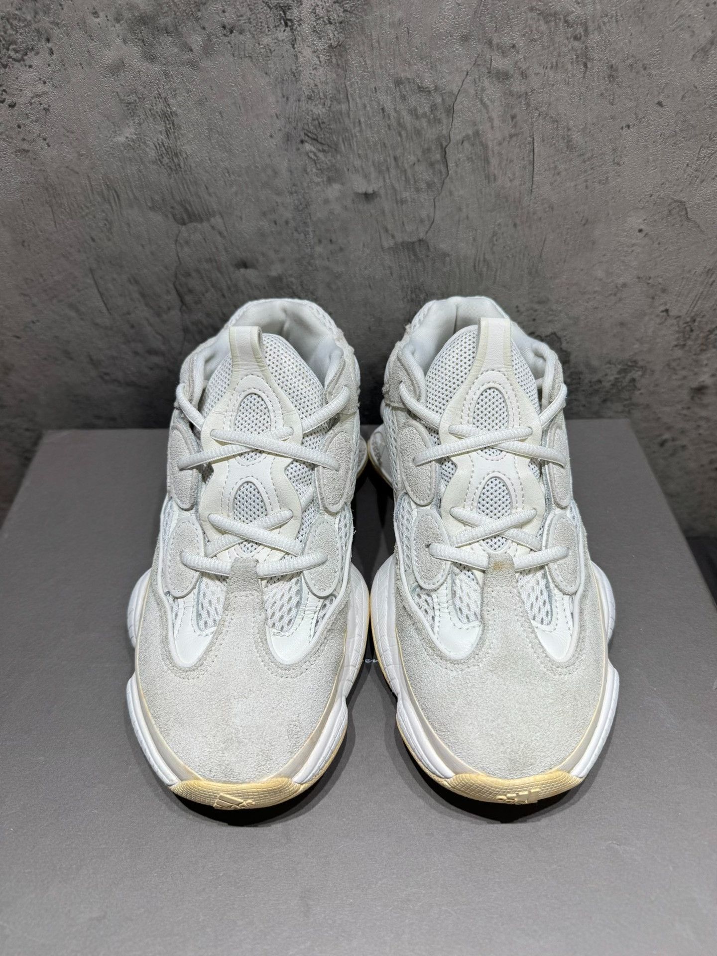 Adidas Adidas YEEZY500 White Lowtop Sneakers 38 Men Size US 6 / EU 39 - 7 Thumbnail