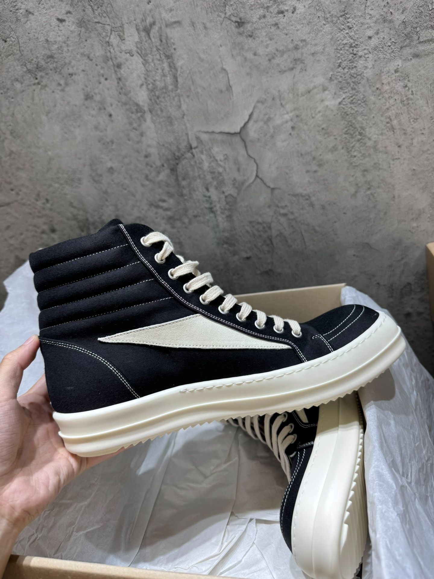 Rick Owens Rick Owens Black Hitop Sneakers 44 Men Size US 10.5 / EU 43-44 - 8 Thumbnail