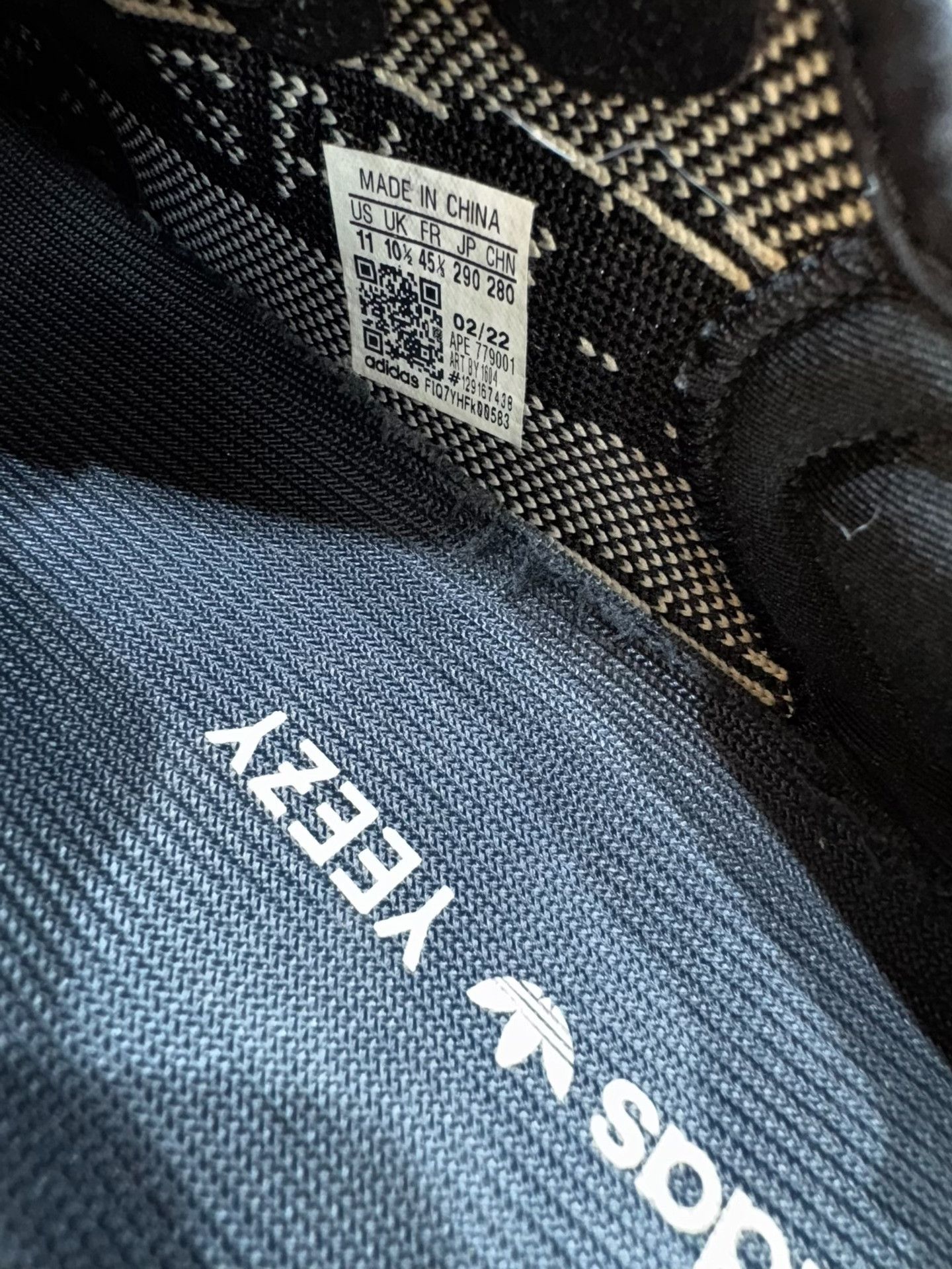 Adidas Adidas YEEZY3 Black Lowtop Sneakers 10.5 Men Size US 10.5 / EU 43-44 - 5 Thumbnail
