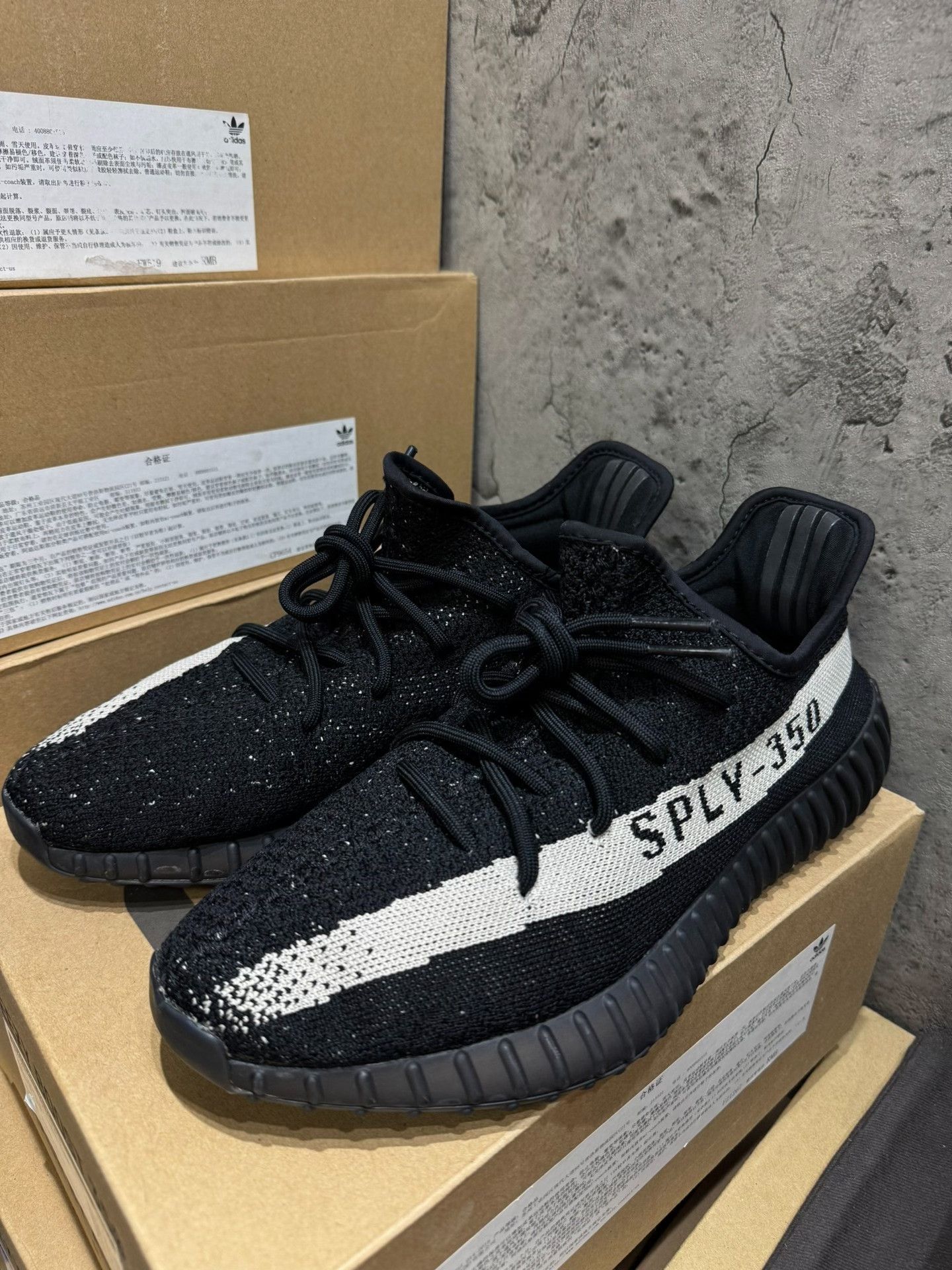 Adidas Adidas YEEZY3 Black Lowtop Sneakers 10.5 Men Size US 10.5 / EU 43-44 - 7 Thumbnail