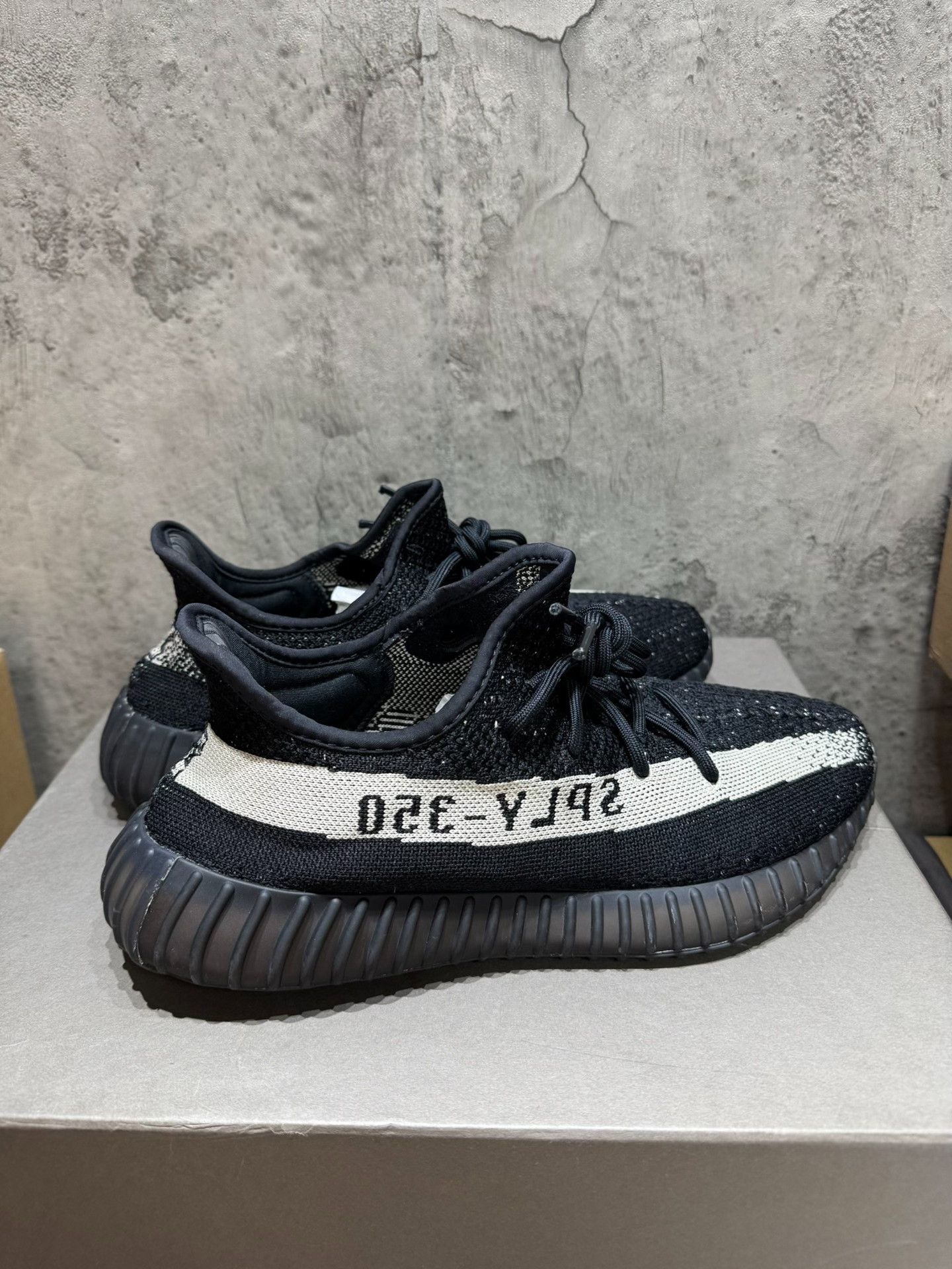 Adidas Adidas YEEZY3 Black Lowtop Sneakers 10.5 Men Size US 10.5 / EU 43-44 - 9 Thumbnail