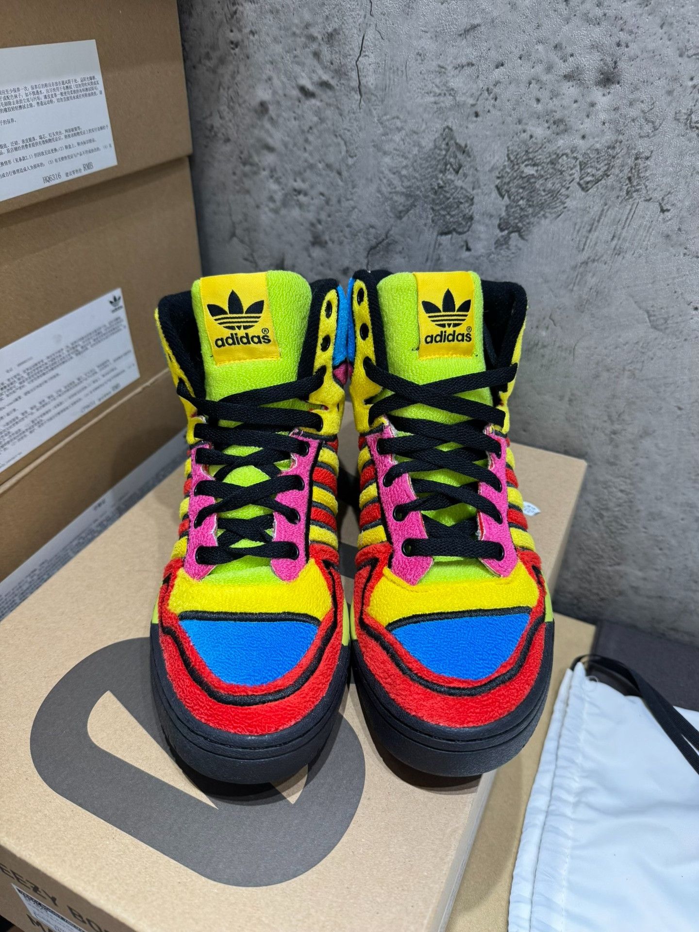 Adidas Adidas Rainbow Multi Lowtop Sneakers 40 Men Size US 7.5 / EU 40-41 - 9 Thumbnail