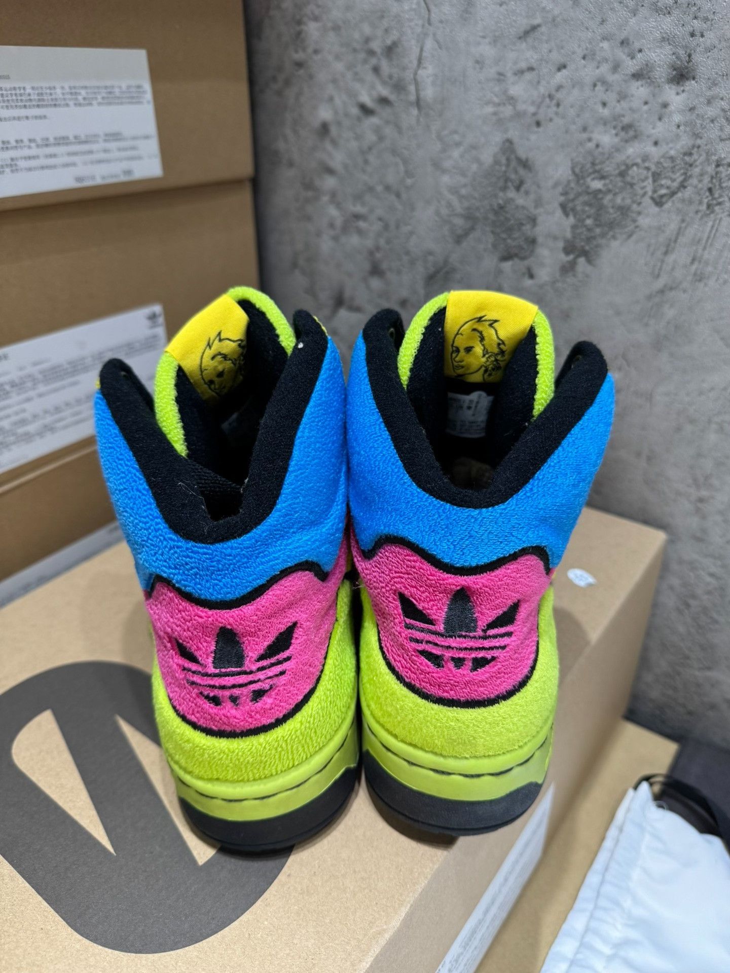 Adidas Adidas Rainbow Multi Lowtop Sneakers 40 Men Size US 7.5 / EU 40-41 - 7 Thumbnail