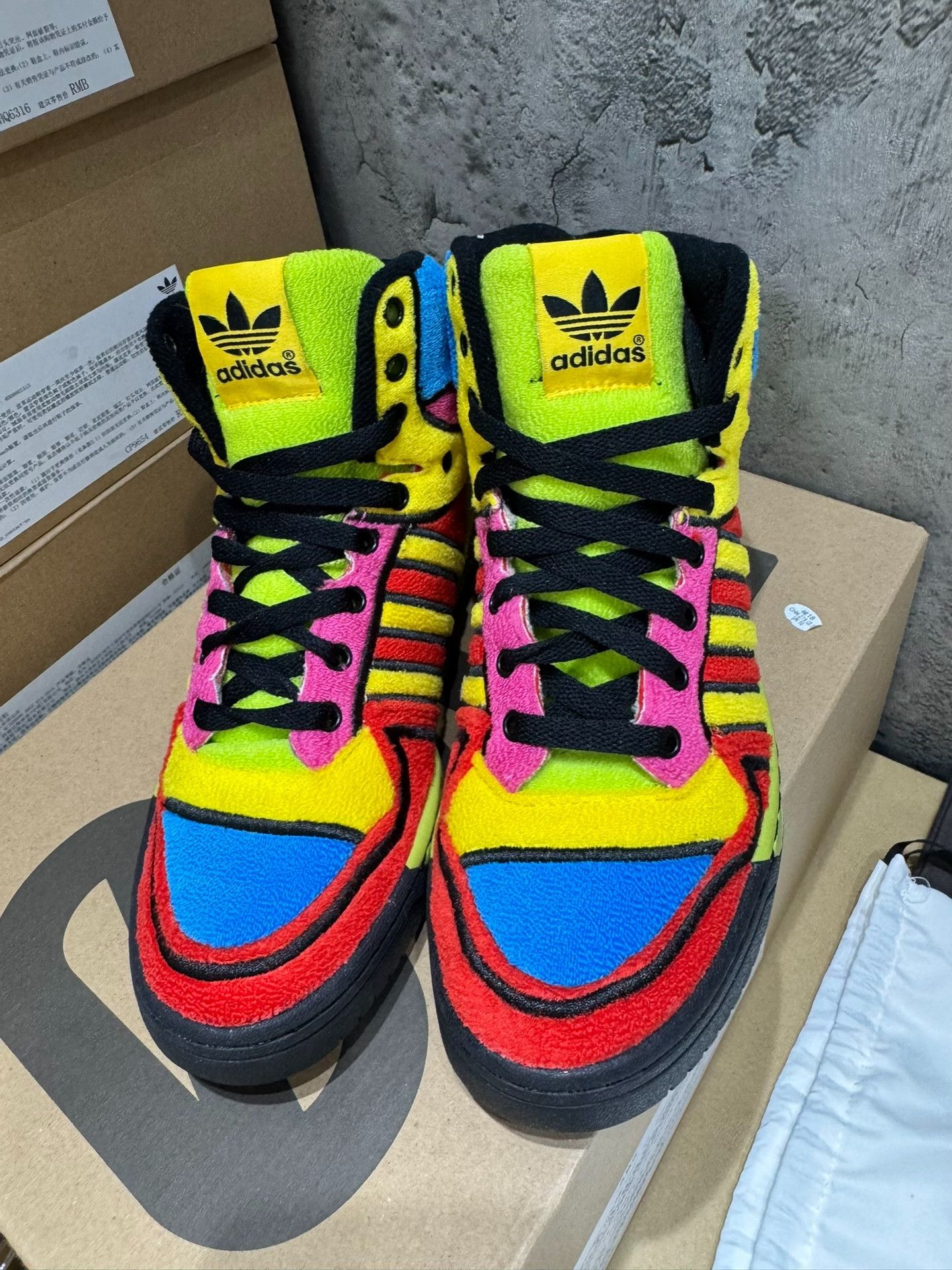 Adidas Adidas Rainbow Multi Lowtop Sneakers 40 Men Size US 7.5 / EU 40-41 - 8 Thumbnail