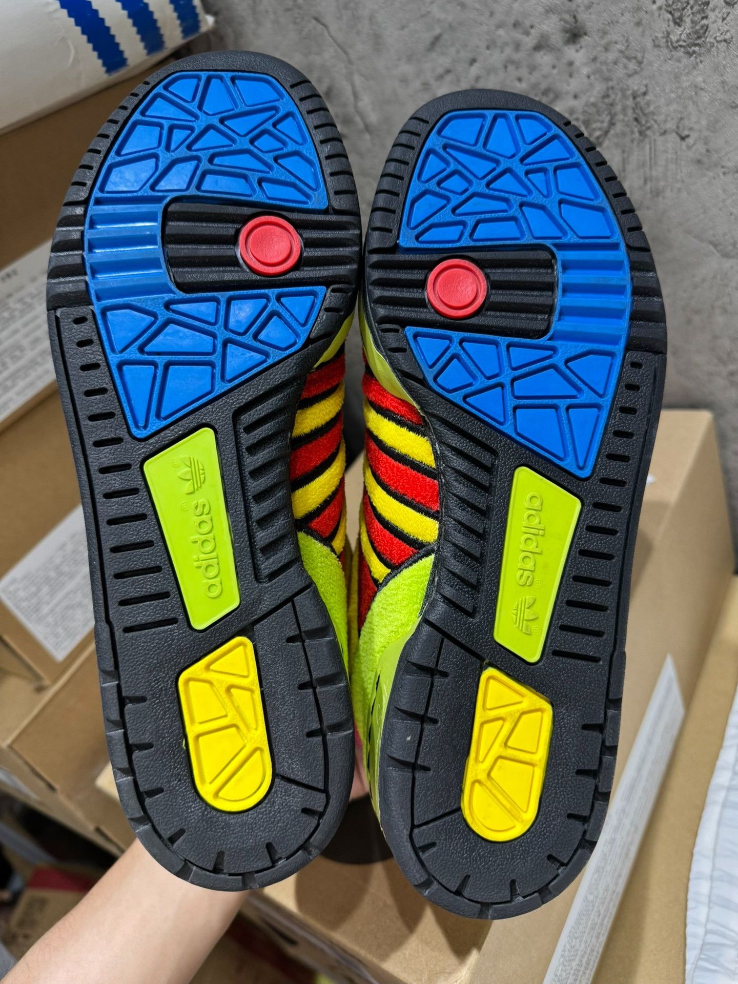 Adidas Adidas Rainbow Multi Lowtop Sneakers 40 Men Size US 7.5 / EU 40-41 - 4 Thumbnail
