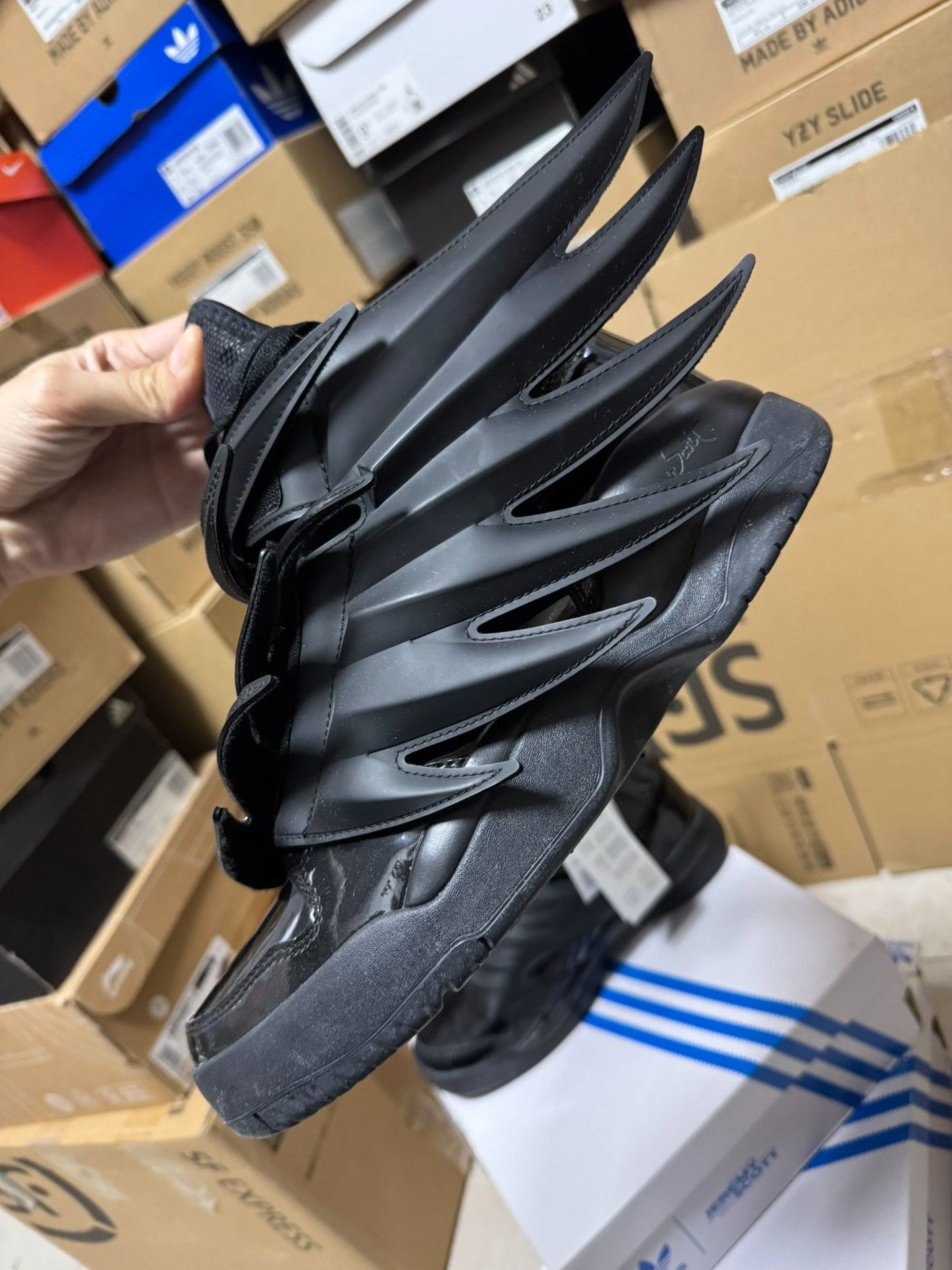 Adidas Adidas Black Lowtop Sneakers 41 Men Size US 8.5 / EU 41-42 - 9 Thumbnail