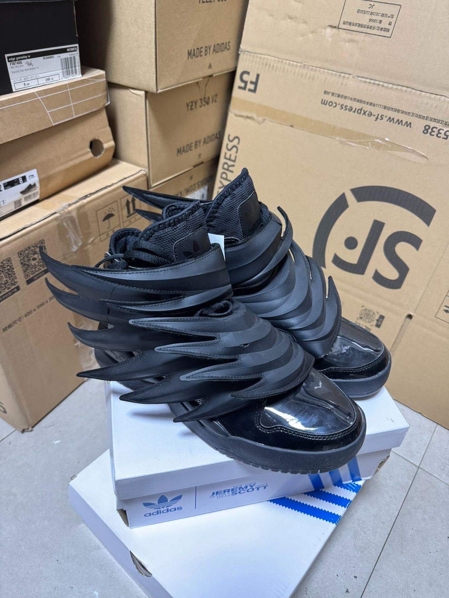 Adidas Adidas Black Lowtop Sneakers 41 Men Size US 8.5 / EU 41-42 - 2 Thumbnail