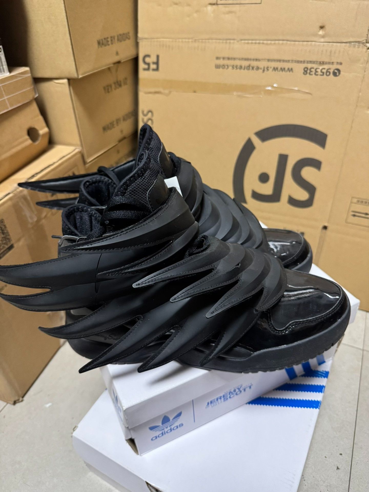 Adidas Adidas Black Lowtop Sneakers 41 Men Size US 8.5 / EU 41-42 - 3 Thumbnail