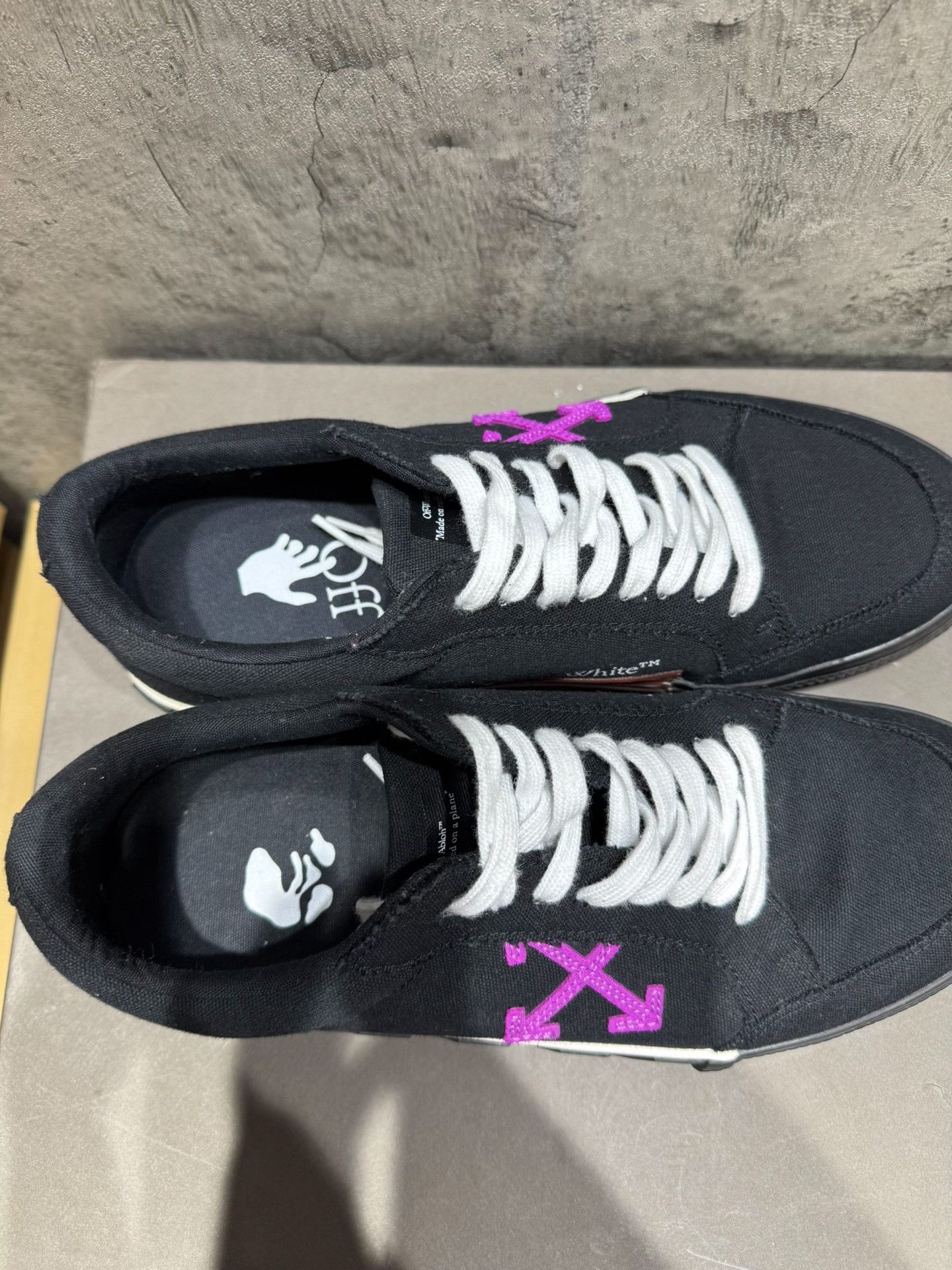 Off-White Off-White Striped Purple Lowtop Sneakers 11.5 Men Size US 11.5 / EU 44-45 - 6 Thumbnail
