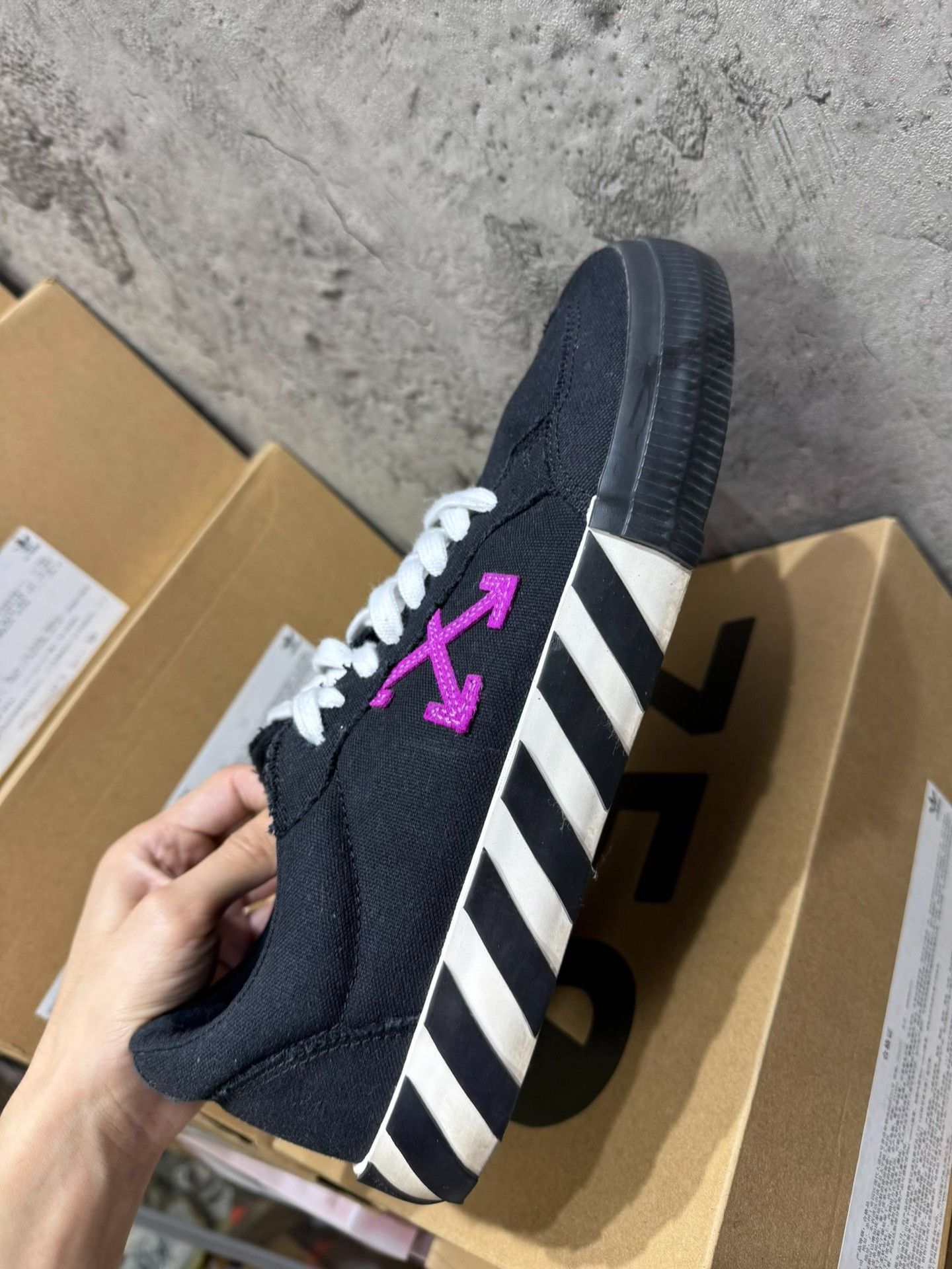 Off-White Off-White Striped Purple Lowtop Sneakers 11.5 Men Size US 11.5 / EU 44-45 - 5 Thumbnail