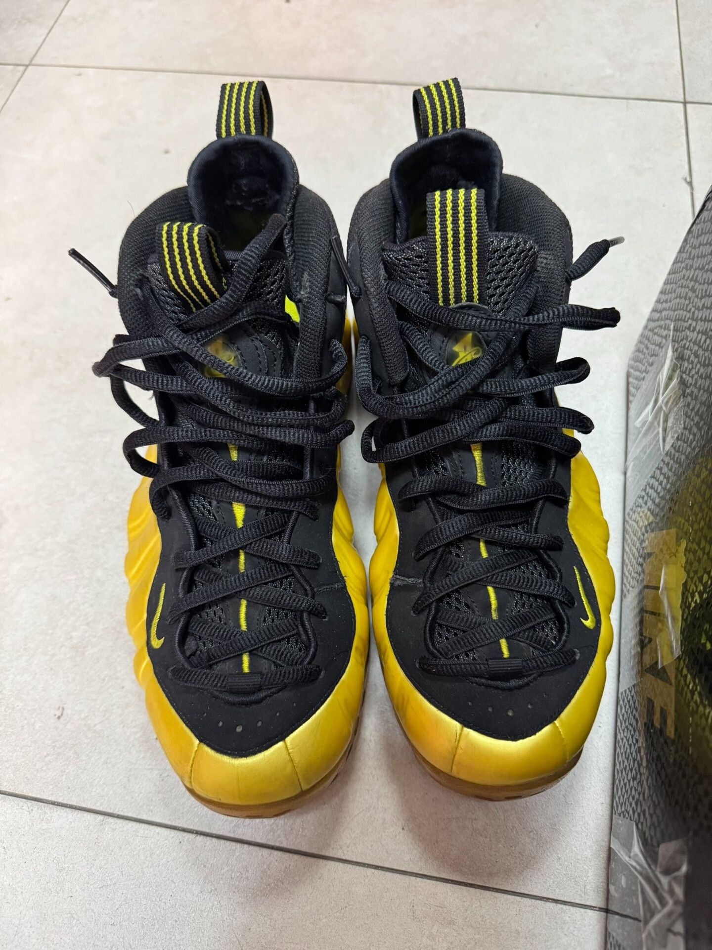Nike Nike Yellow Lowtop Sneakers 41 Men Size US 8.5 / EU 41-42 - 2 Thumbnail