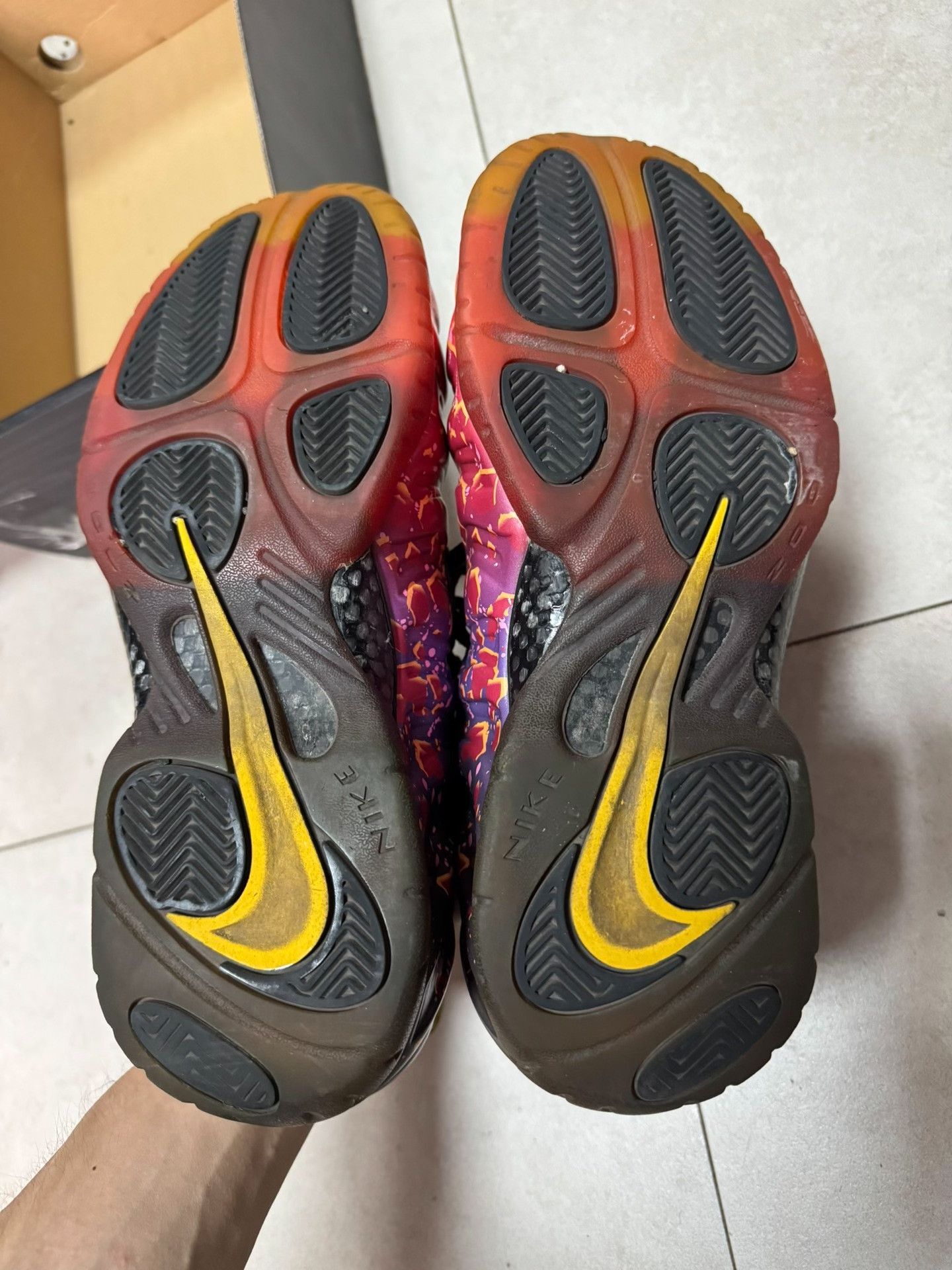 Nike Nike Multi Lowtop Sneakers 9 Men Size US 9 / EU 42 - 6 Thumbnail