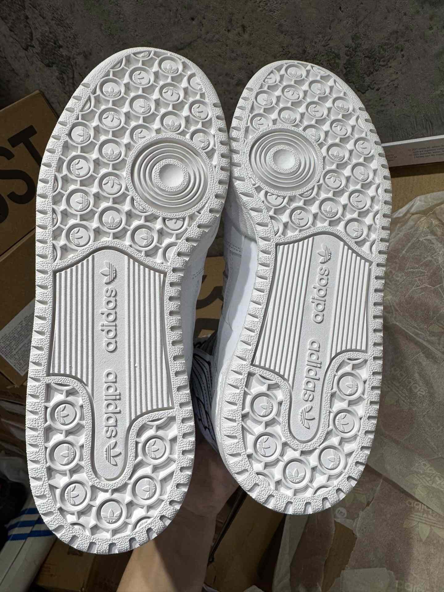 Adidas Adidas White Lowtop Sneakers 37 Men Size US 5 / EU 37 - 7 Thumbnail