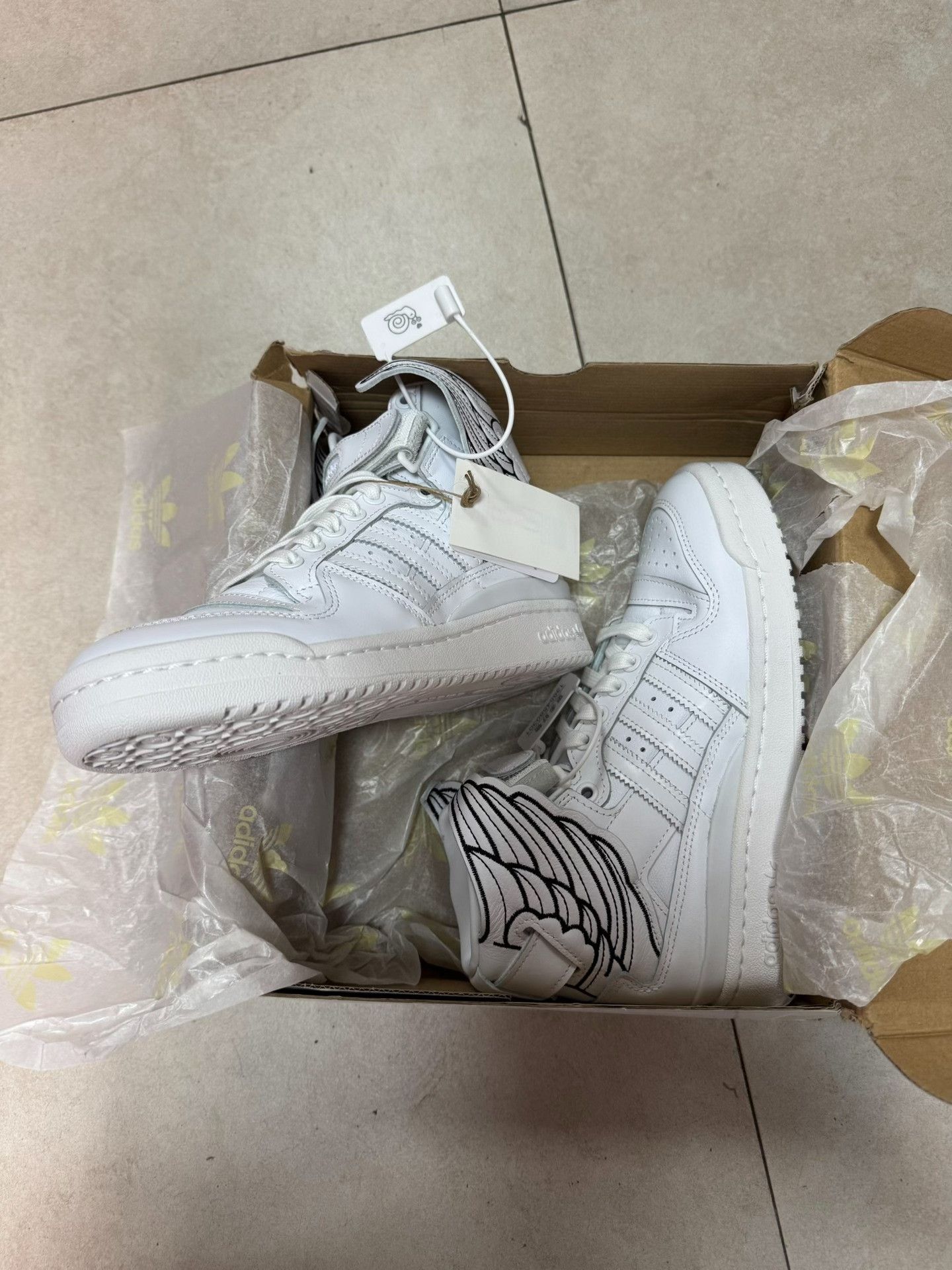 Adidas Adidas White Lowtop Sneakers 37 Men Size US 5 / EU 37 - 5 Thumbnail