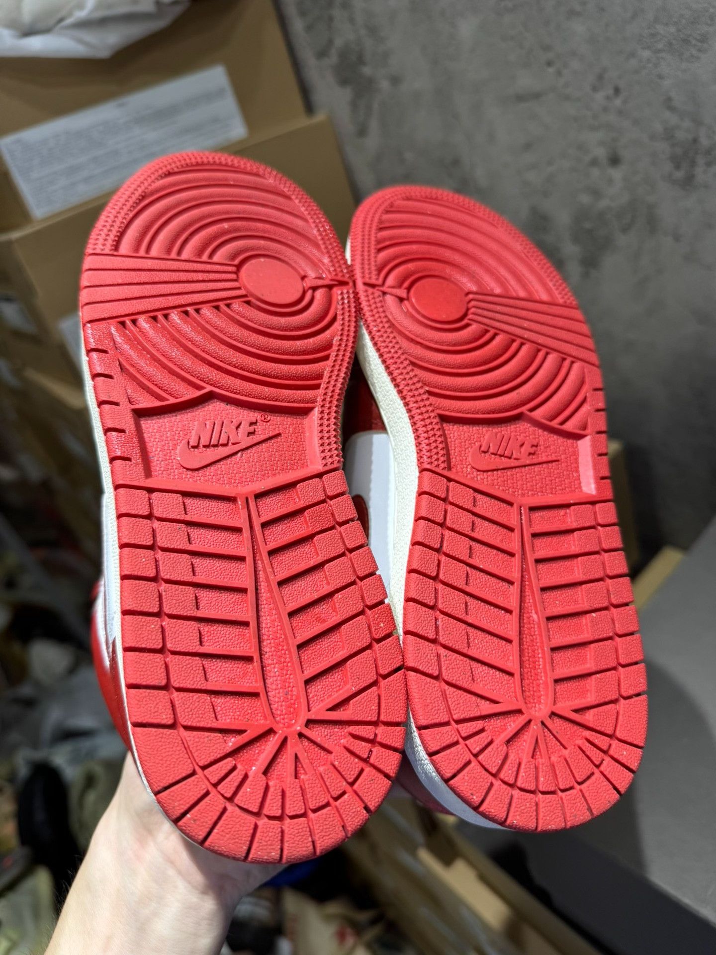 Nike Nike Red Lowtop Sneakers 36 Men Size US 5 / EU 37 - 5 Thumbnail