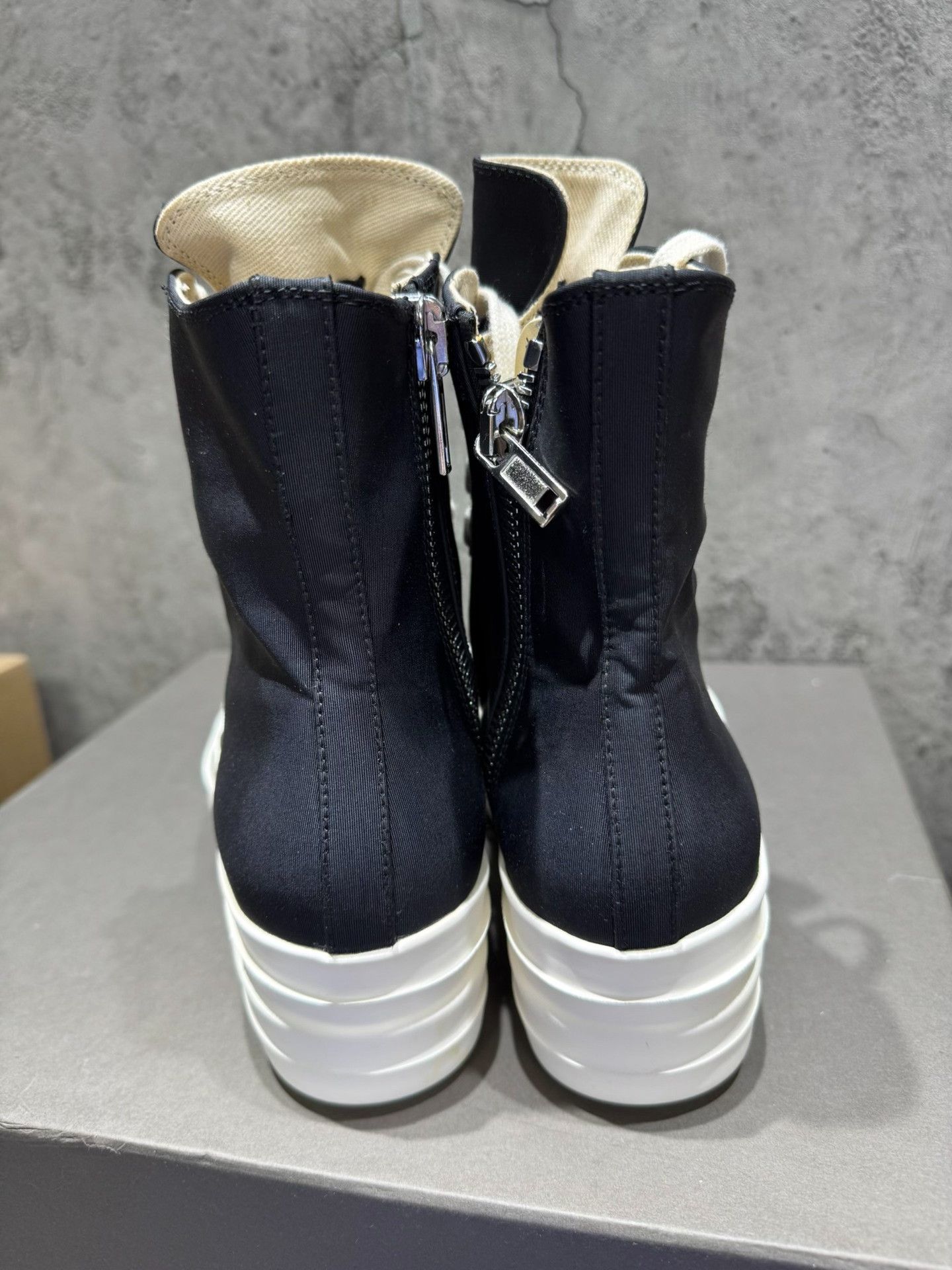 Rick Owens Rick Owens Hitop Sneakers 38 Women Size US 7.5 / IT 37.5 - 5 Thumbnail