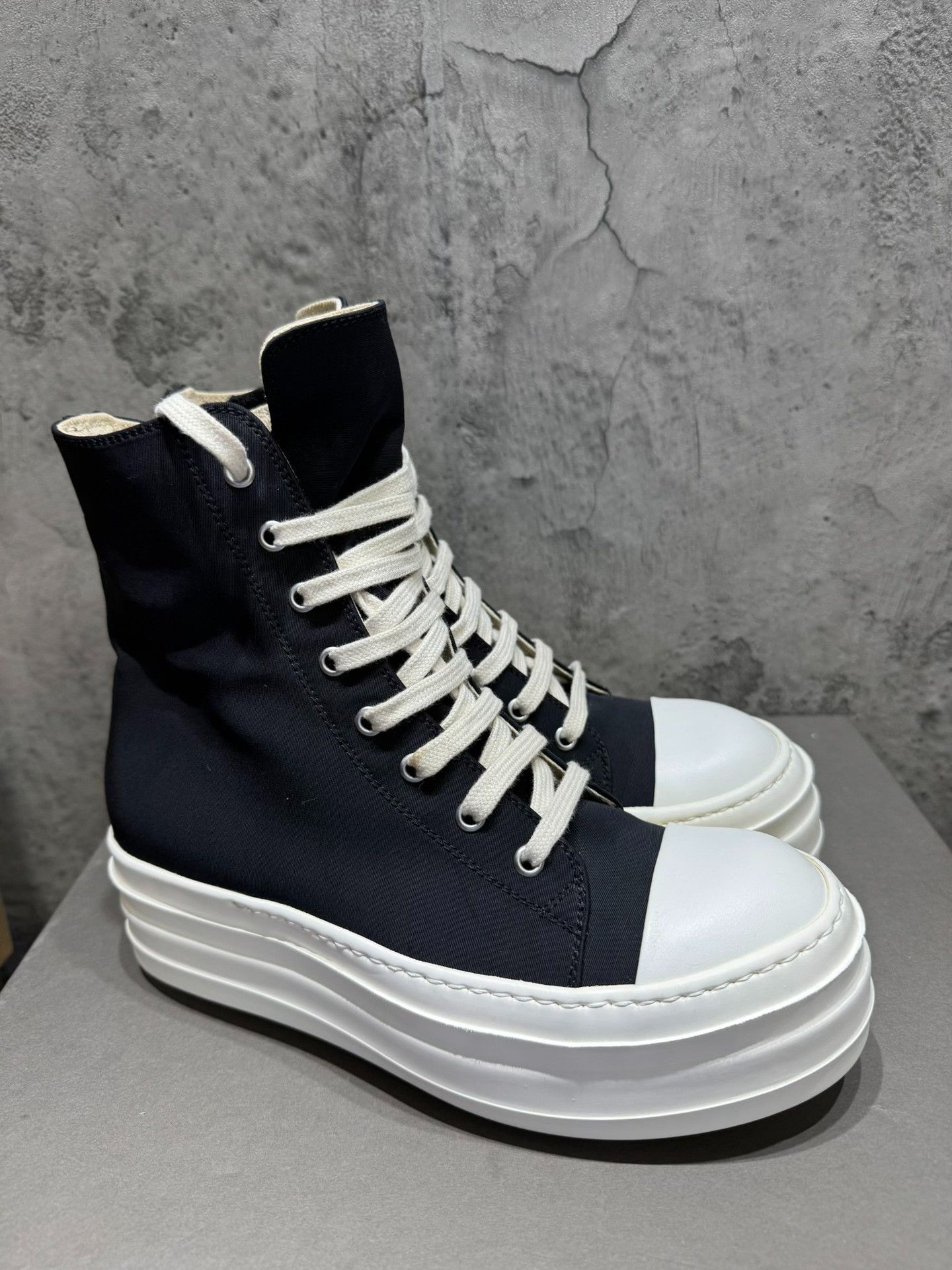 Rick Owens Rick Owens Hitop Sneakers 38 Women Size US 7.5 / IT 37.5 - 2 Thumbnail