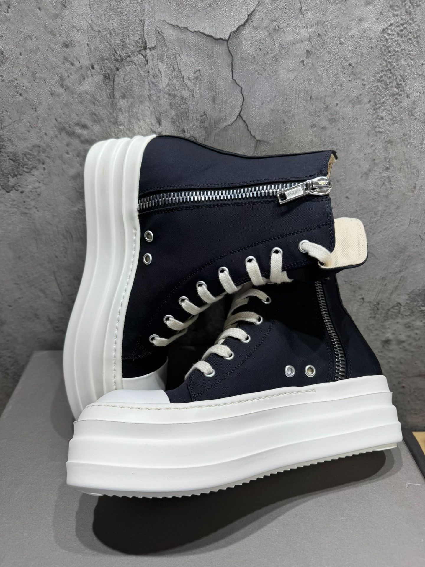 Rick Owens Rick Owens Hitop Sneakers 38 Women Size US 7.5 / IT 37.5 - 4 Thumbnail