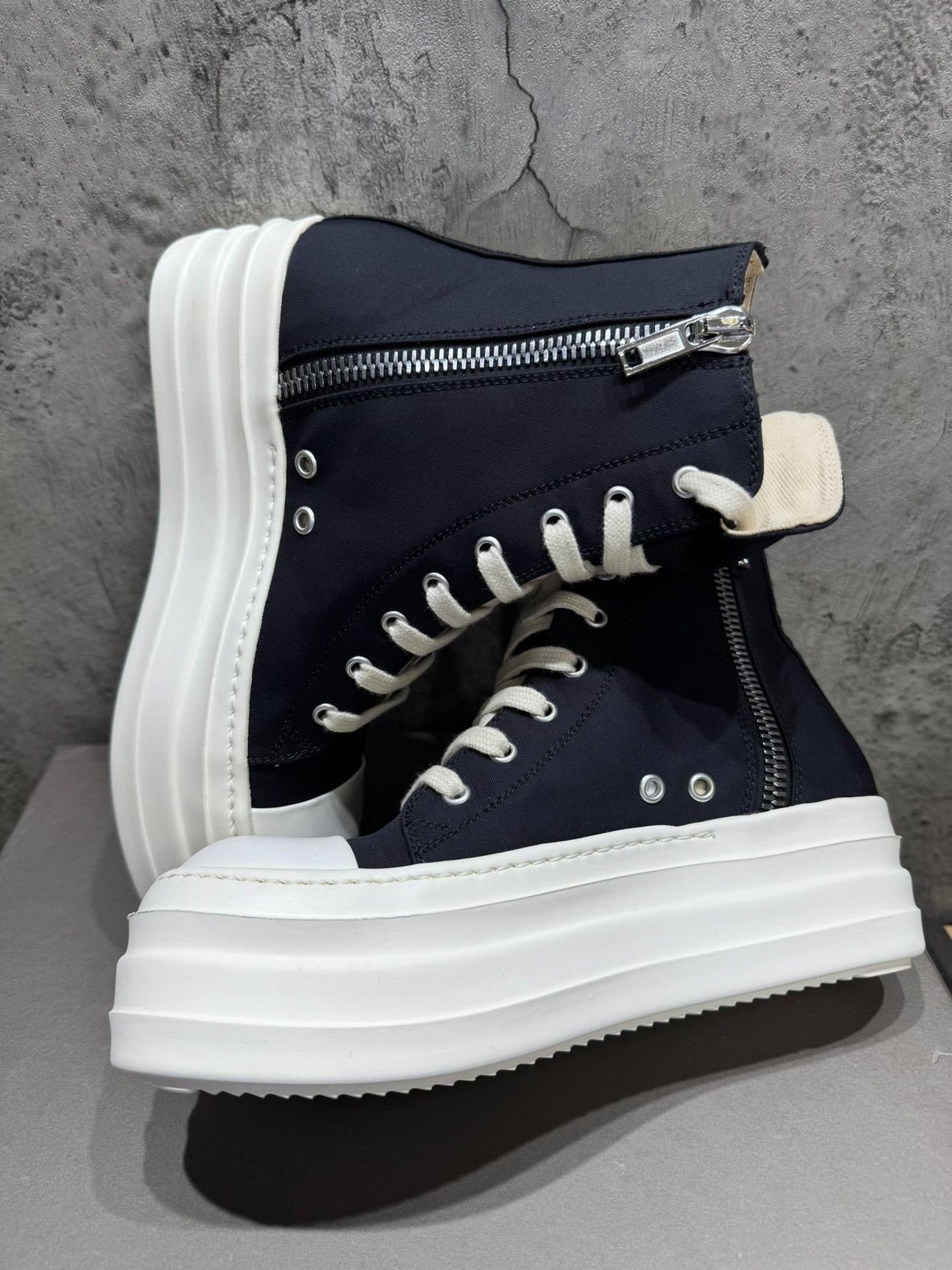 Rick Owens Rick Owens Hitop Sneakers 38 Women Size US 7.5 / IT 37.5 - 9 Thumbnail