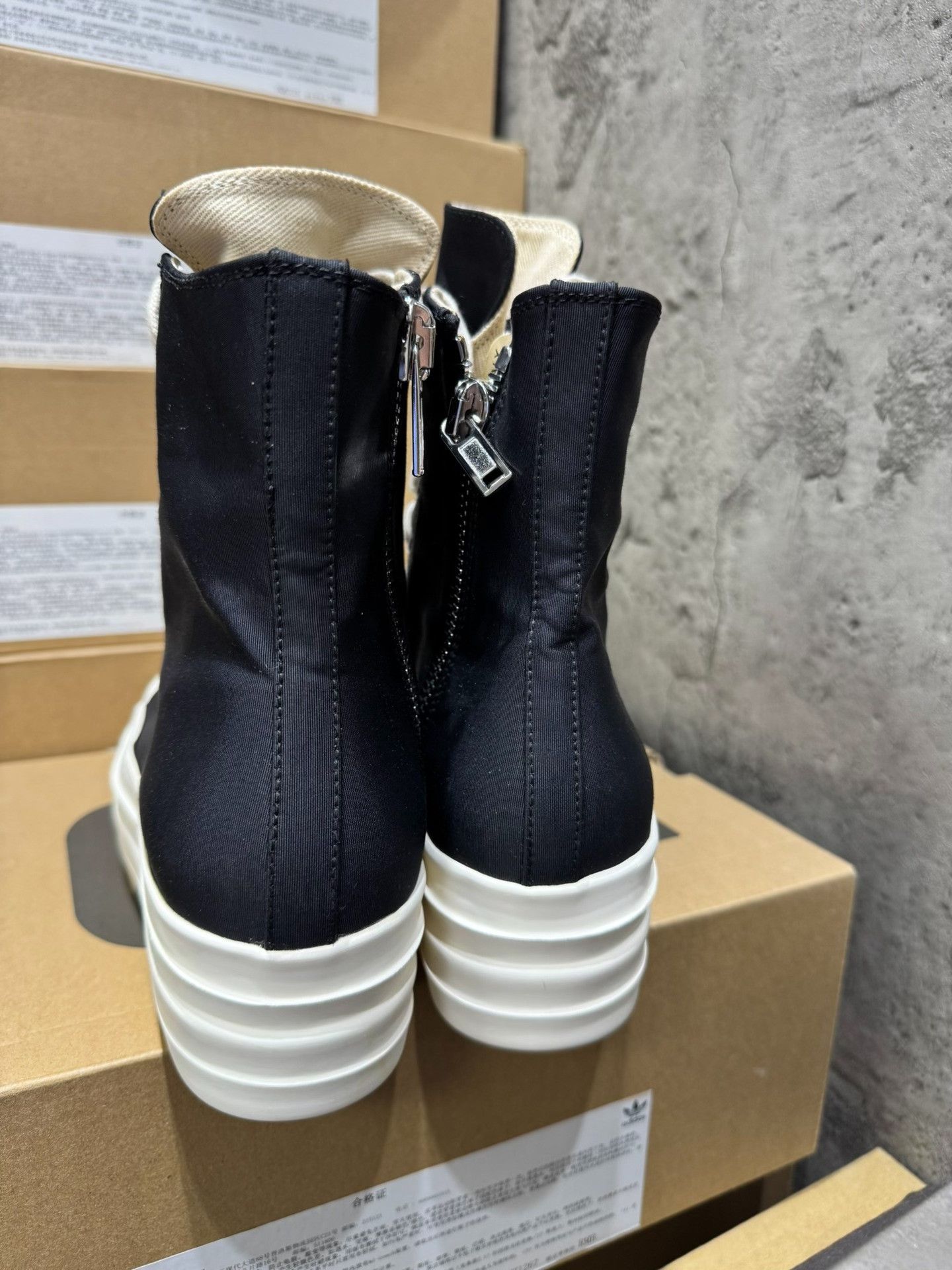 Rick Owens Rick Owens Hitop Sneakers 38 Women Size US 7.5 / IT 37.5 - 7 Thumbnail