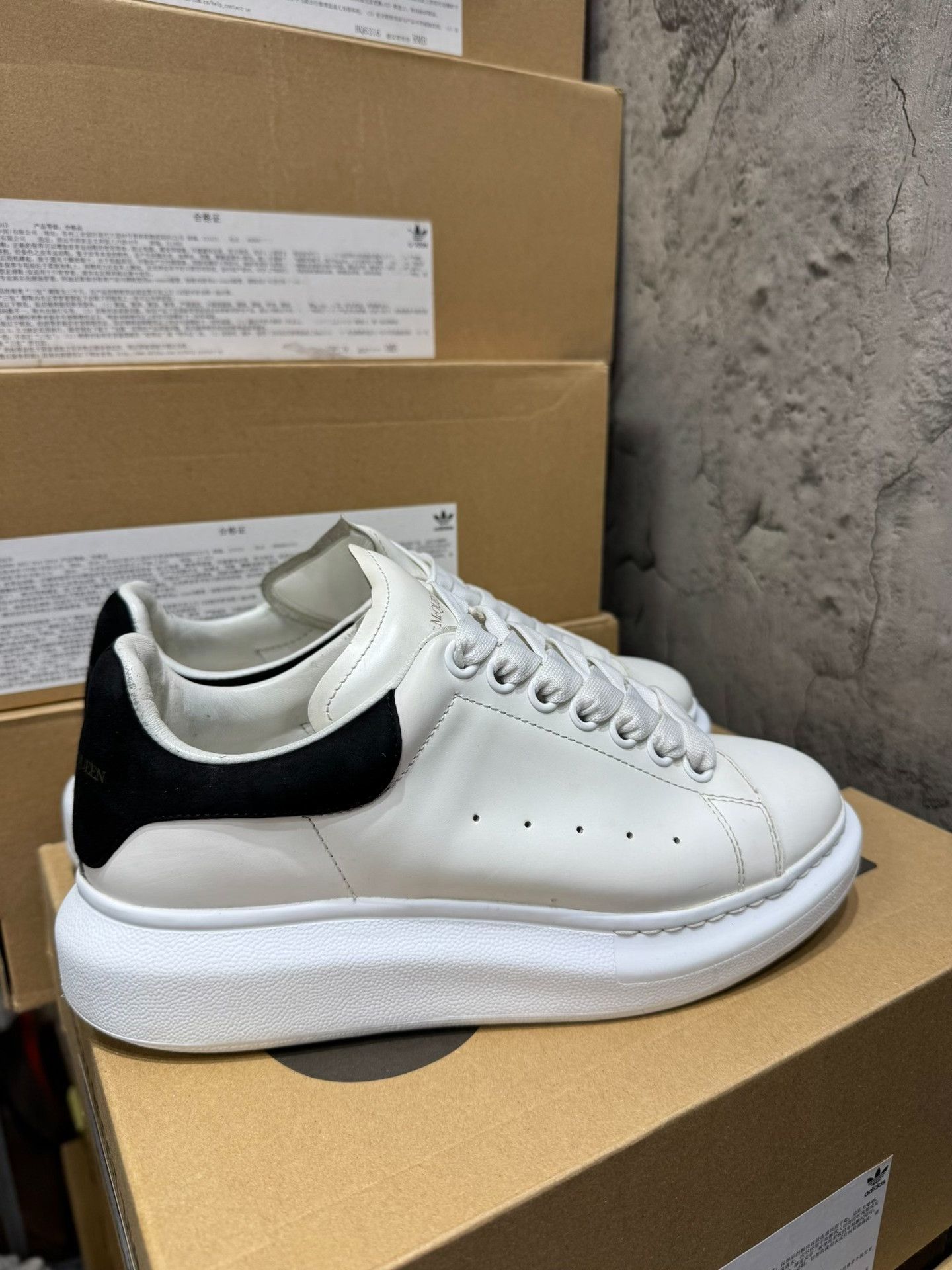 Alexander McQueen Alexander McQueen White Lowtop Sneakers 37 Women Size US 6.5 / IT 36.5 - 5 Thumbnail