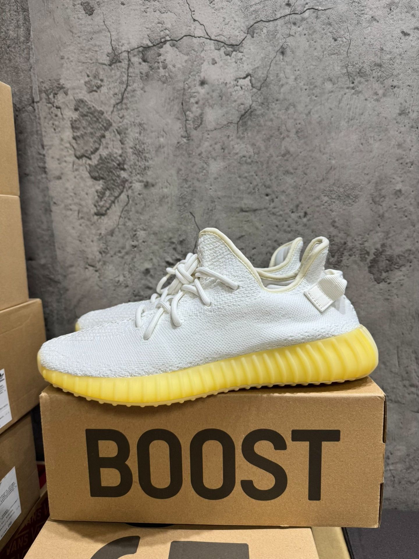 Adidas Adidas YEEZY350 White Lowtop Sneakers 11 Men Size US 11 / EU 44 - 5 Thumbnail