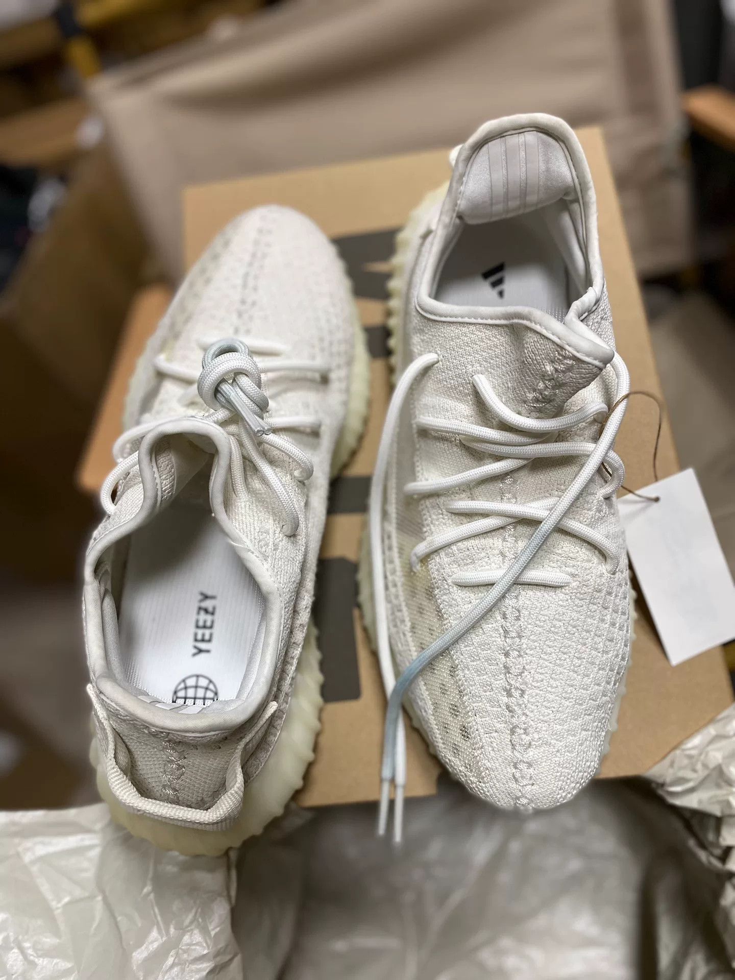 Adidas Adidas YEEZY350 White Lowtop Sneakers 35 Men Size US 5 / EU 37 - 3 Thumbnail