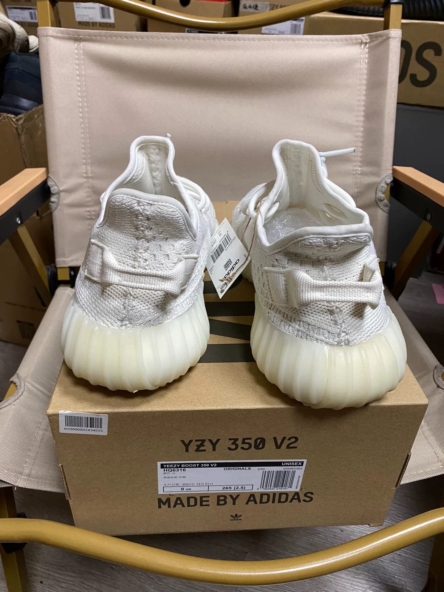 Adidas Adidas YEEZY350 White Lowtop Sneakers 35 Men Size US 5 / EU 37 - 2 Thumbnail
