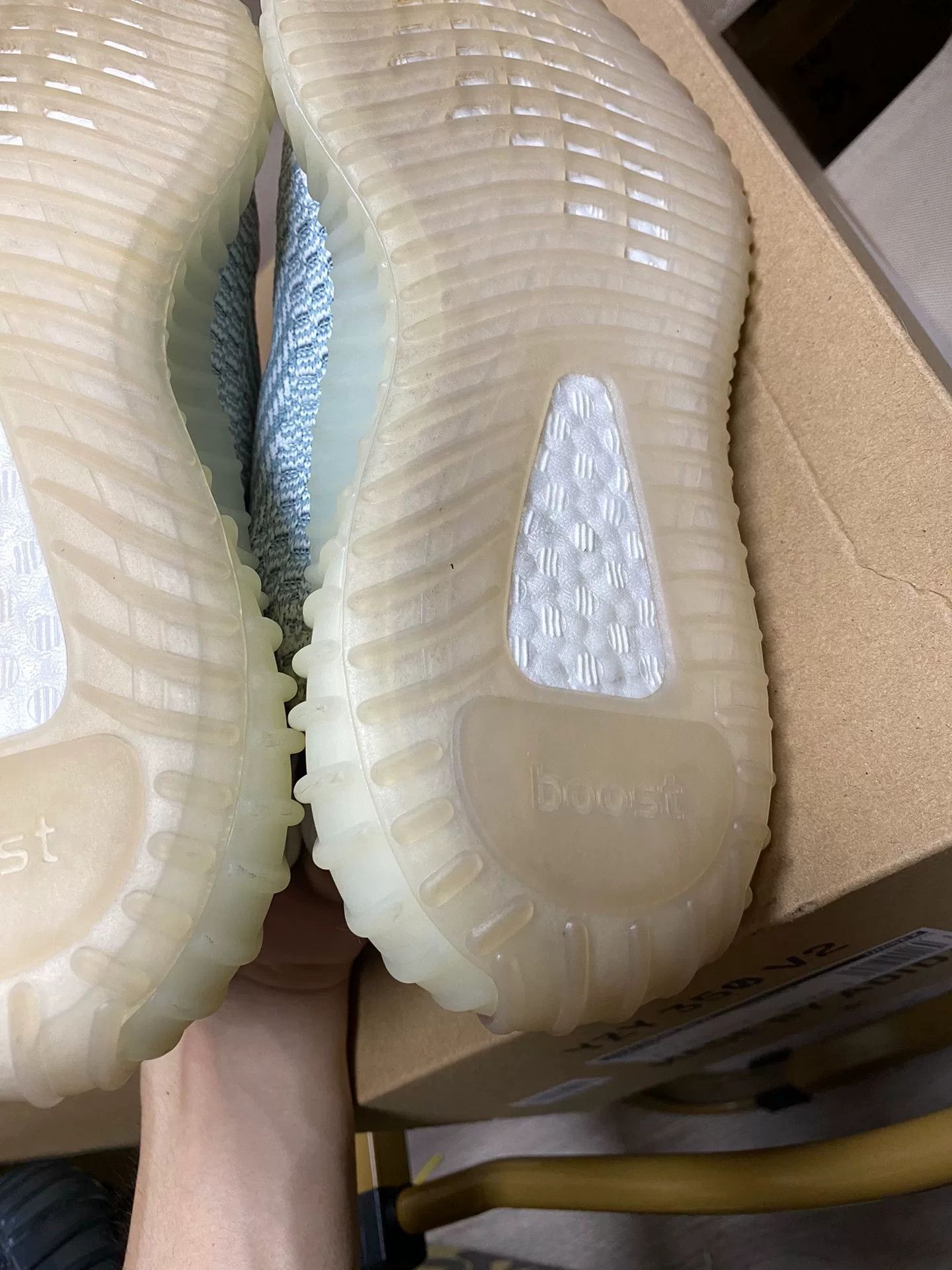 Adidas Adidas YEEZY350 White Lowtop Sneakers 40 Men Size US 7.5 / EU 40-41 - 6 Thumbnail