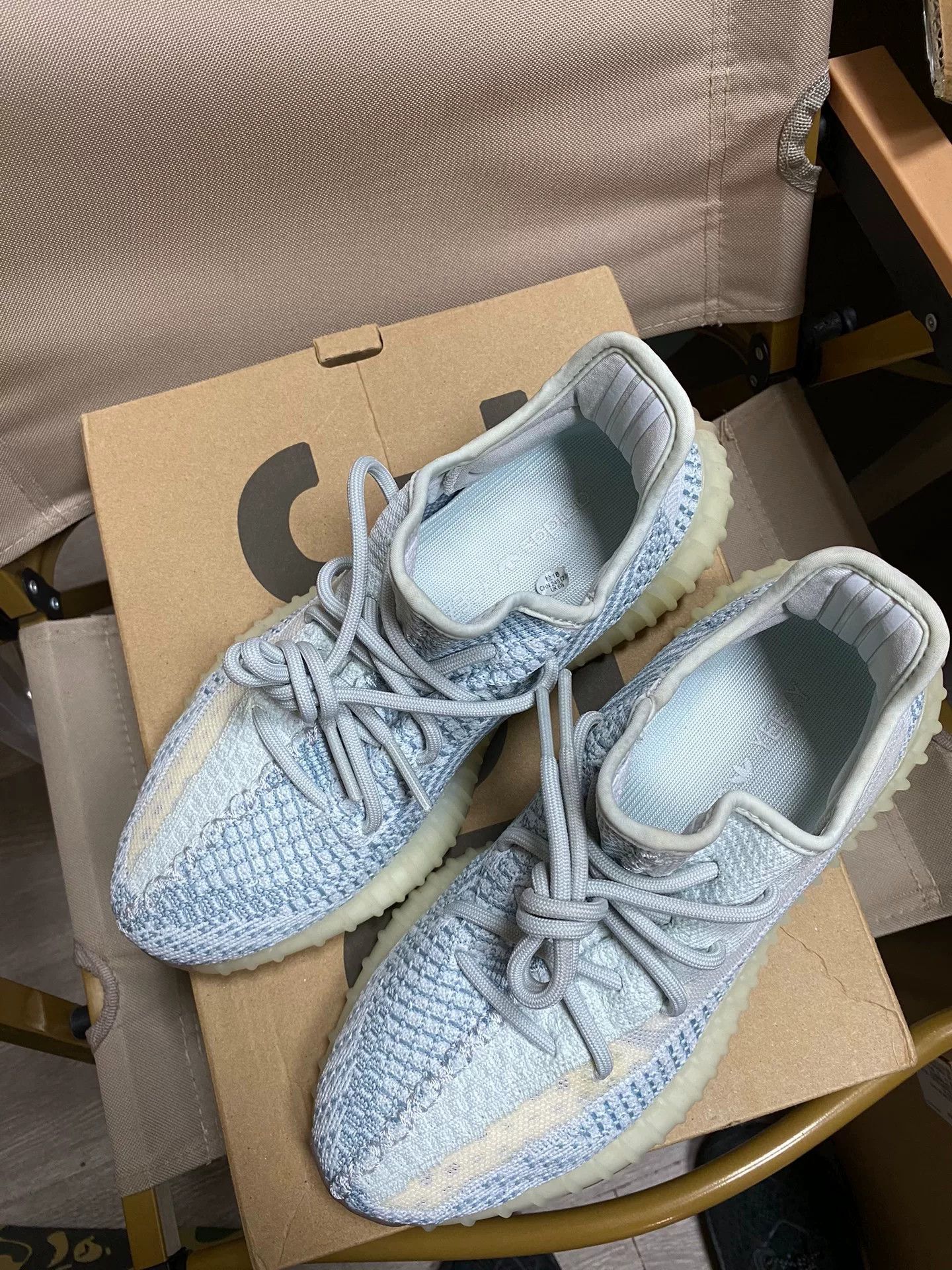 Adidas Adidas YEEZY350 White Lowtop Sneakers 40 Men Size US 7.5 / EU 40-41 - 3 Thumbnail