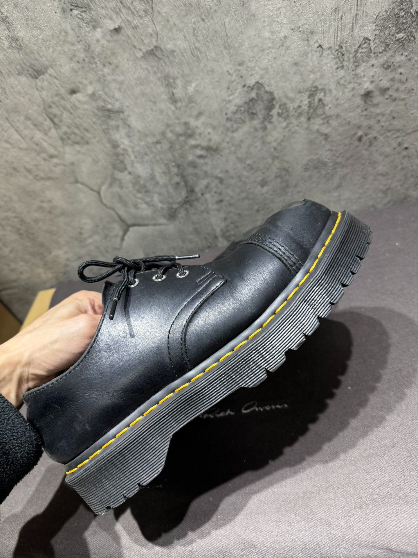Dr. Martens Dr. Martens Yellow Lowtop Sneakers 7.5 Men Size US 7.5 / EU 40-41 - 3 Thumbnail