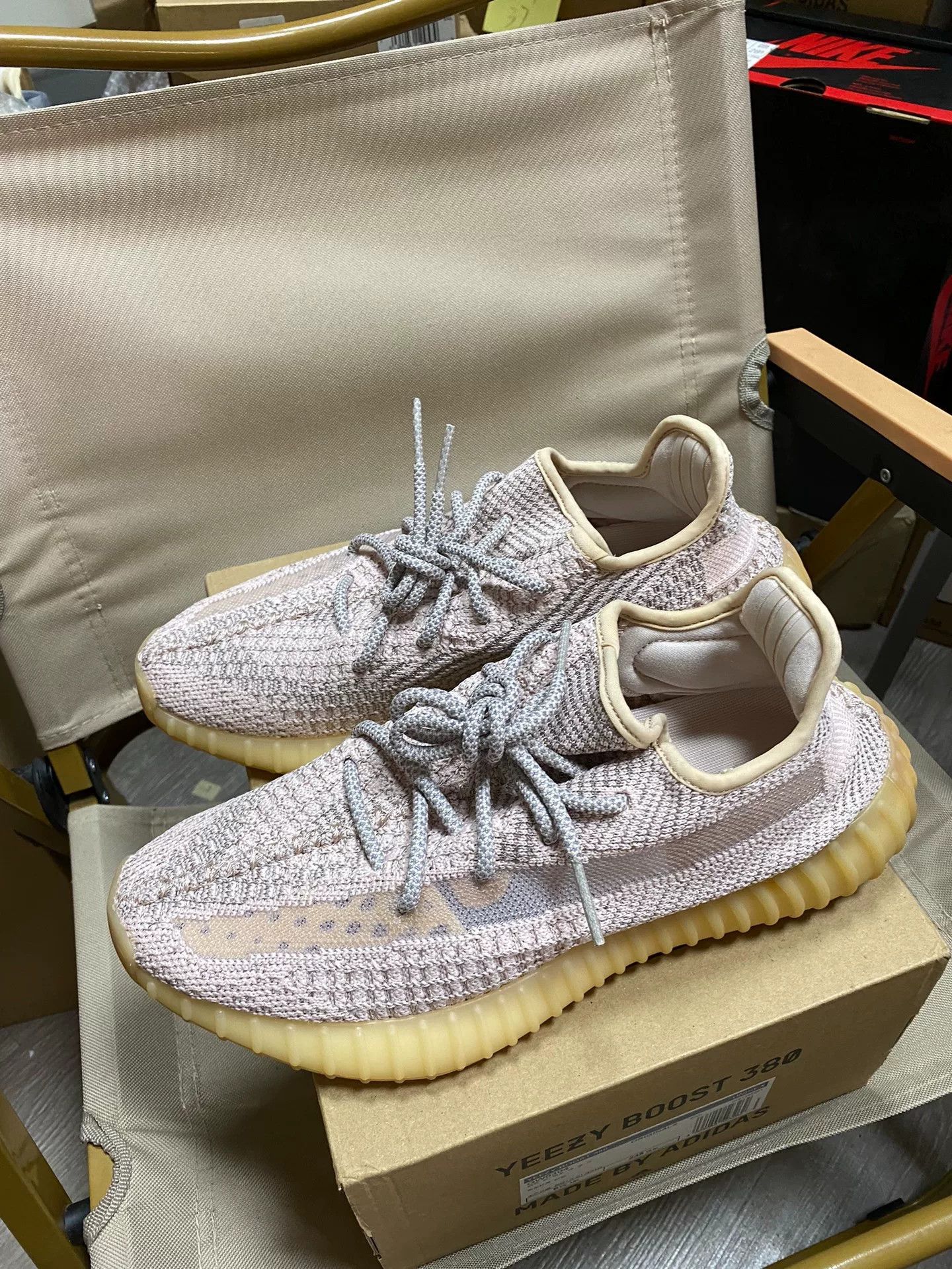 Adidas Adidas YEEZY350 Pink Lowtop Sneakers 42 Men Size US 9 / EU 42 - 2 Thumbnail