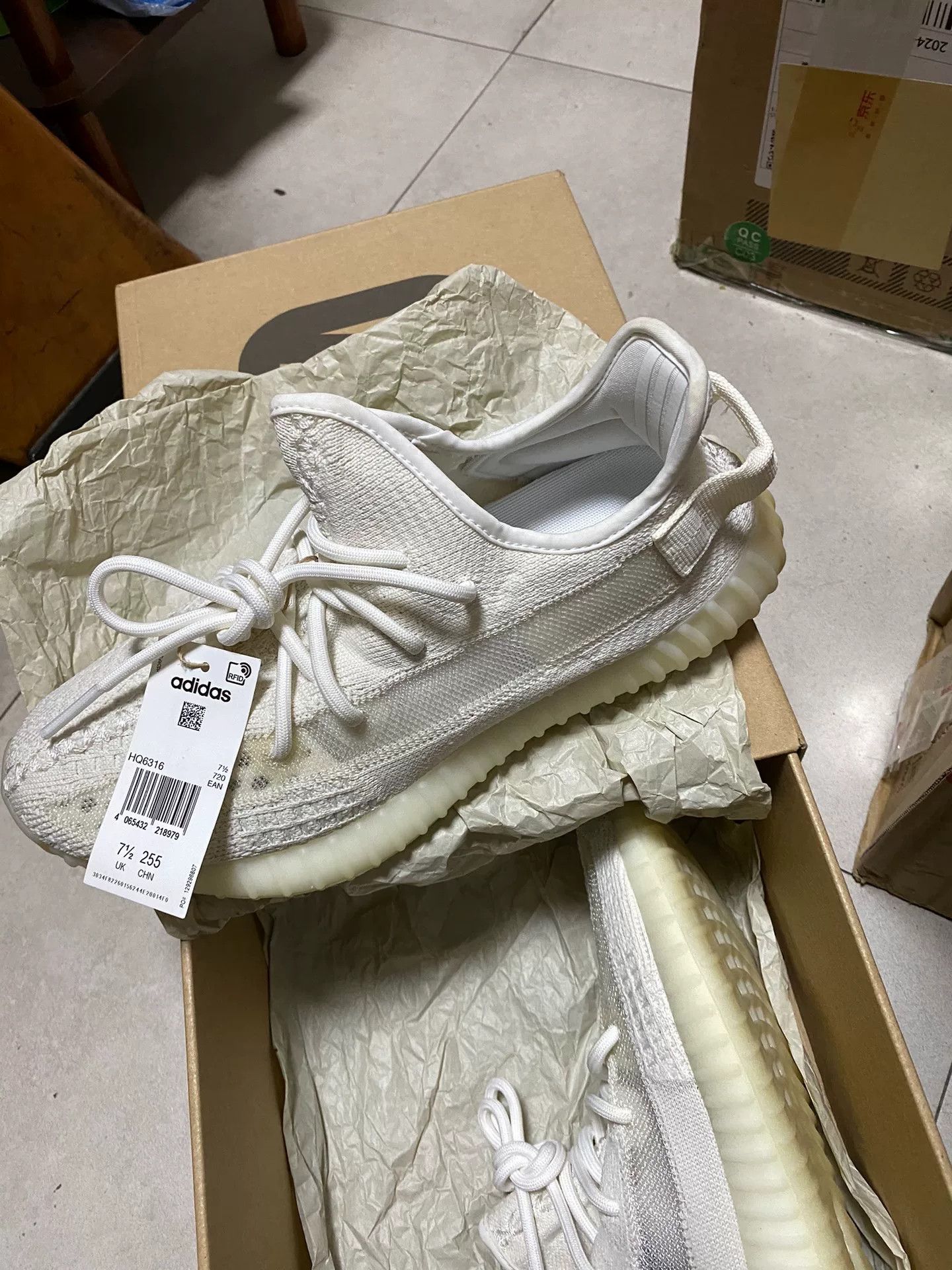 Adidas Adidas YEEZY350 White Lowtop Sneakers 35 Men Size US 5 / EU 37 - 5 Thumbnail