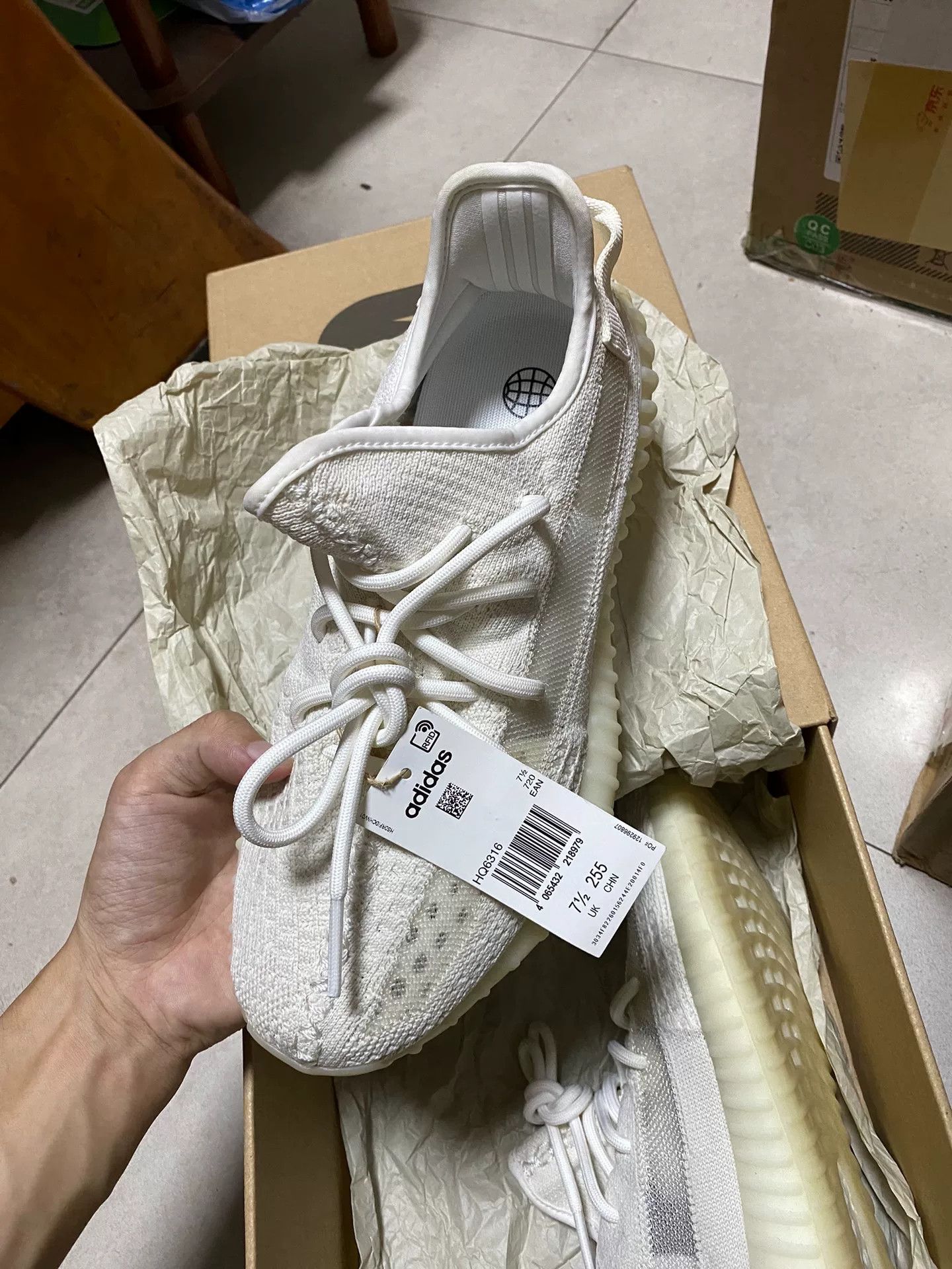 Adidas Adidas YEEZY350 White Lowtop Sneakers 35 Men Size US 5 / EU 37 - 6 Thumbnail
