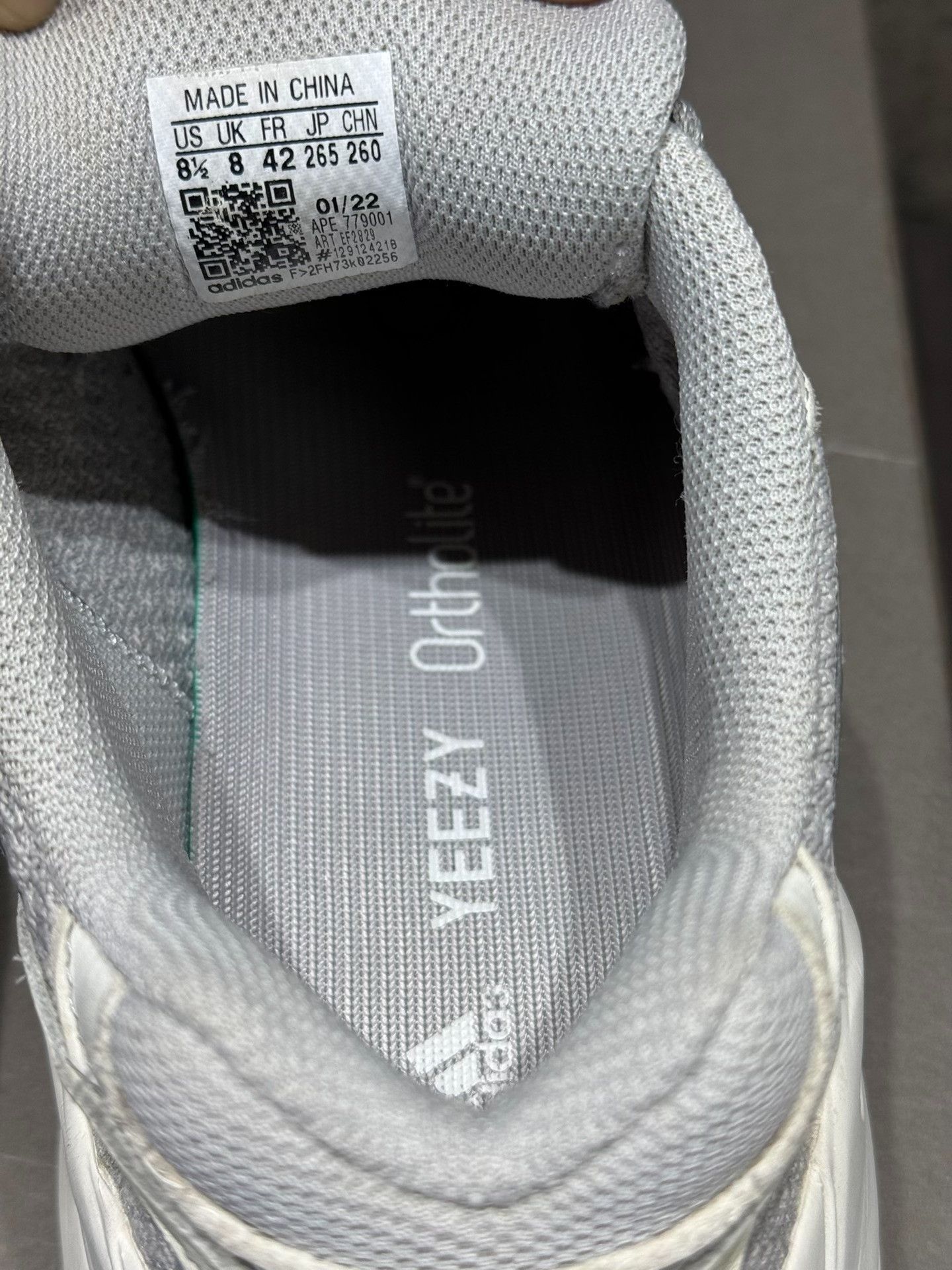 Adidas Adidas YEEZY700 White Lowtop Sneakers 42 Men Size US 9 / EU 42 - 8 Thumbnail