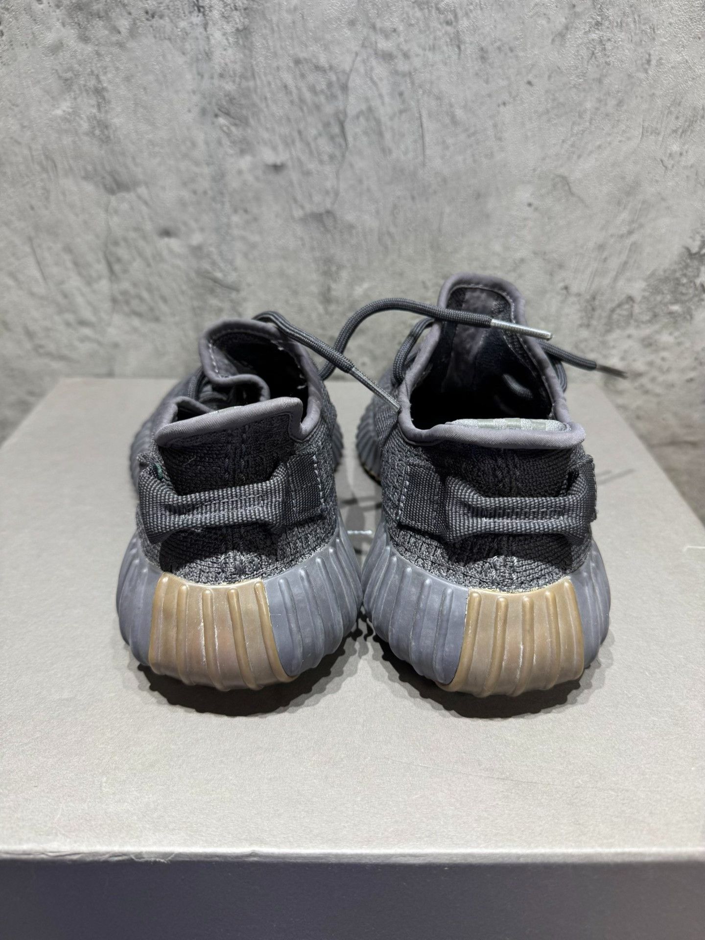 Adidas Adidas YEEZY3 Black Lowtop Sneakers 38 Men Size US 6 / EU 39 - 8 Thumbnail