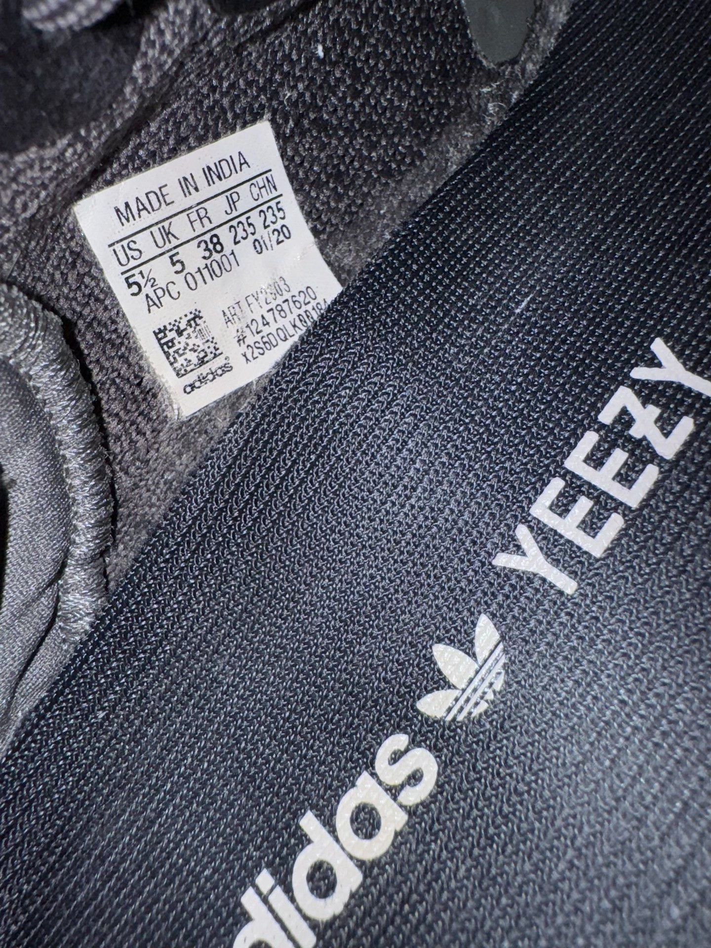 Adidas Adidas YEEZY3 Black Lowtop Sneakers 38 Men Size US 6 / EU 39 - 3 Thumbnail
