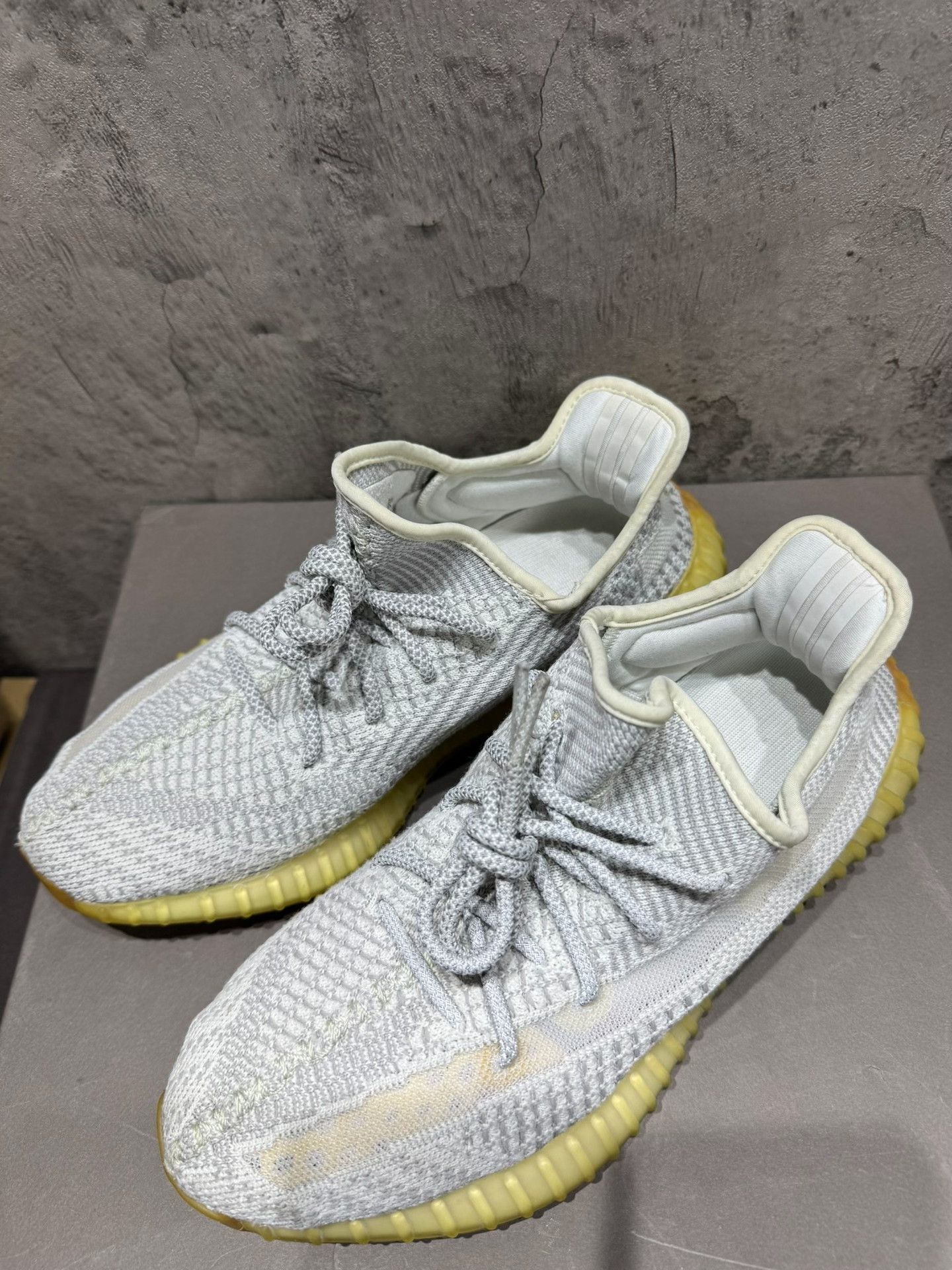 Adidas Adidas YEEZY350 Gray Lowtop Sneakers 42 Men Size US 9 / EU 42 - 4 Thumbnail