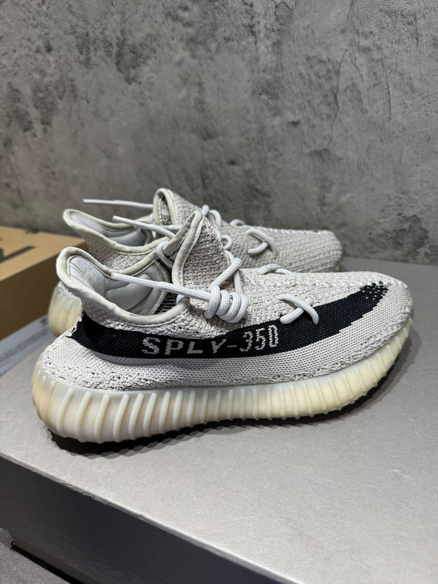 Adidas Adidas YEEZY350 Gray Lowtop Sneakers 40 Men Size US 7.5 / EU 40-41 - 7 Thumbnail
